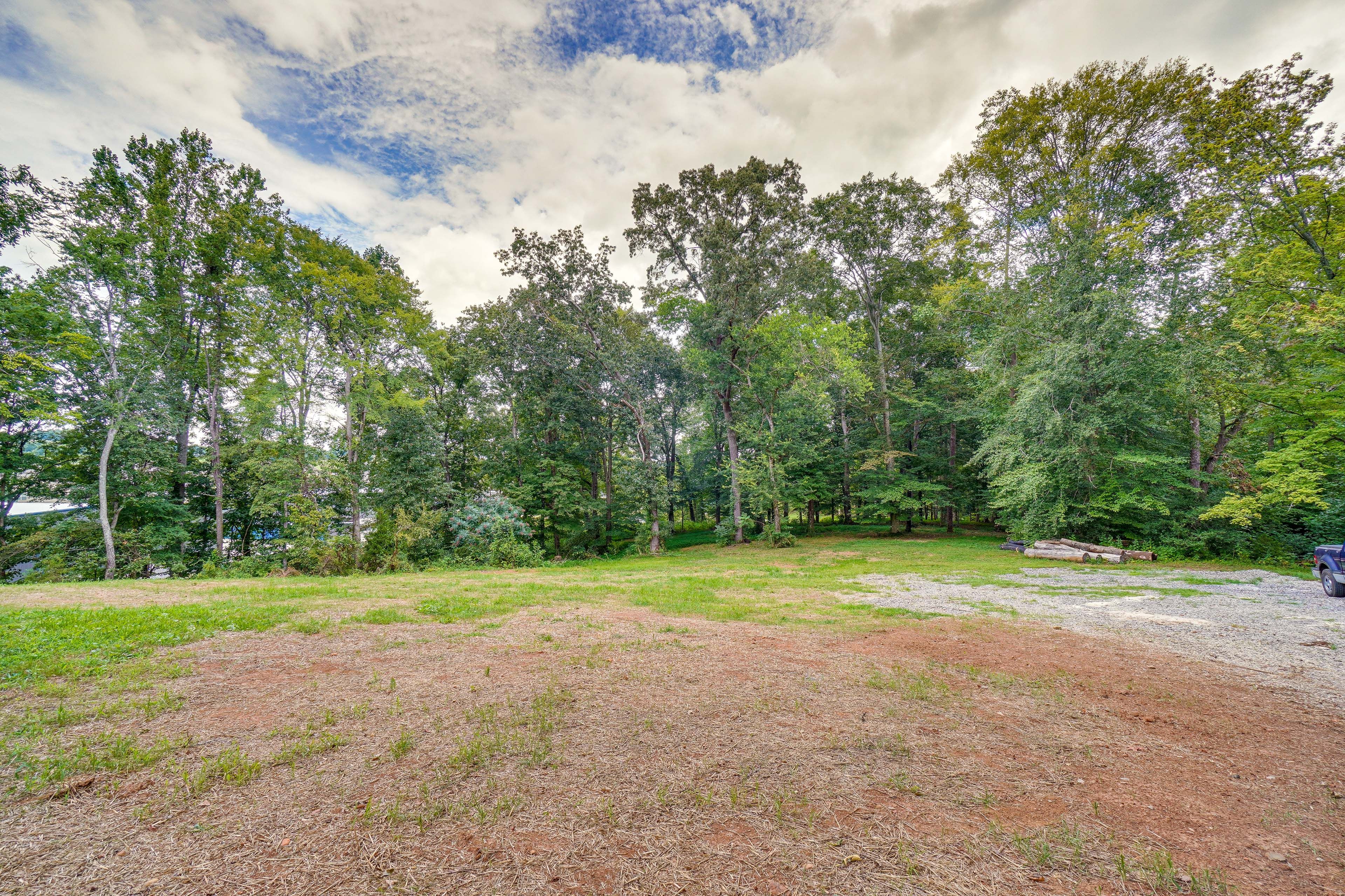 Private Yard | Fire Pit
