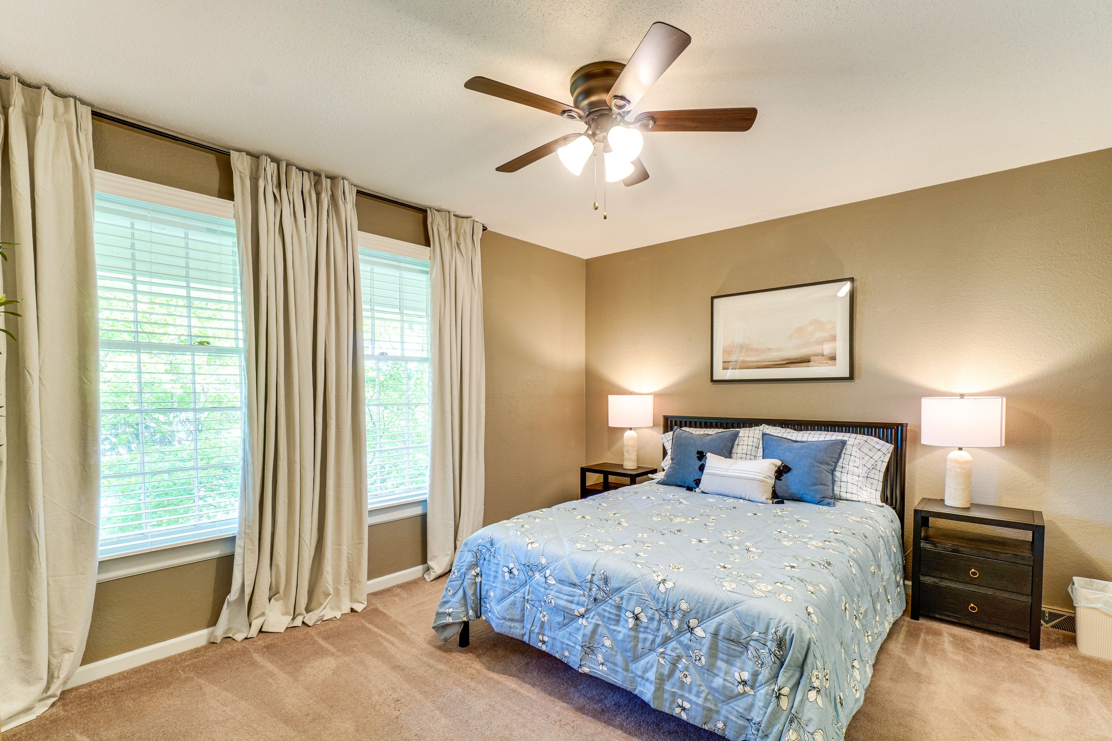 Bedroom 1 | Queen Bed