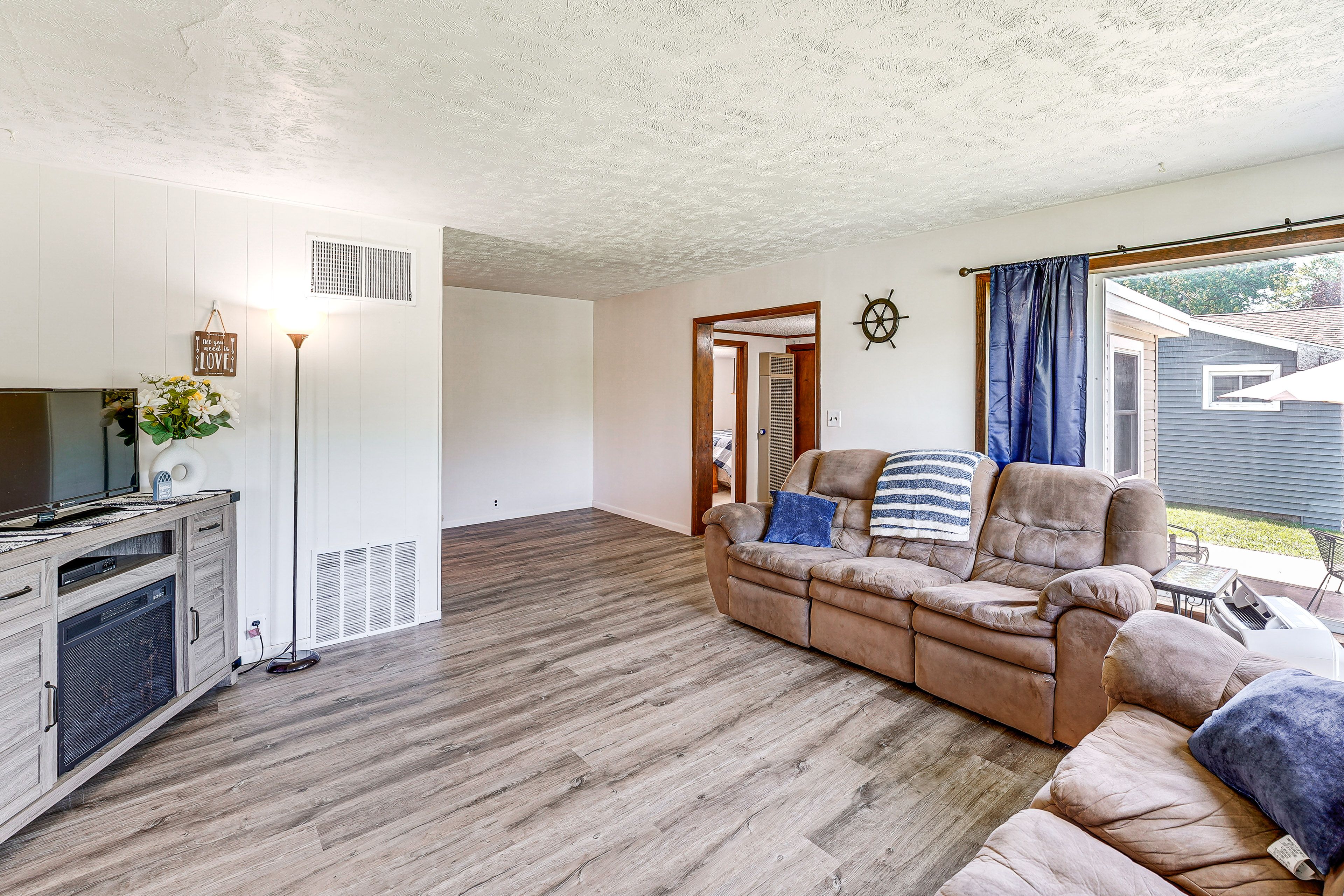 Property Interior | Single-Story Home | Central Heating & Portable A/C Units