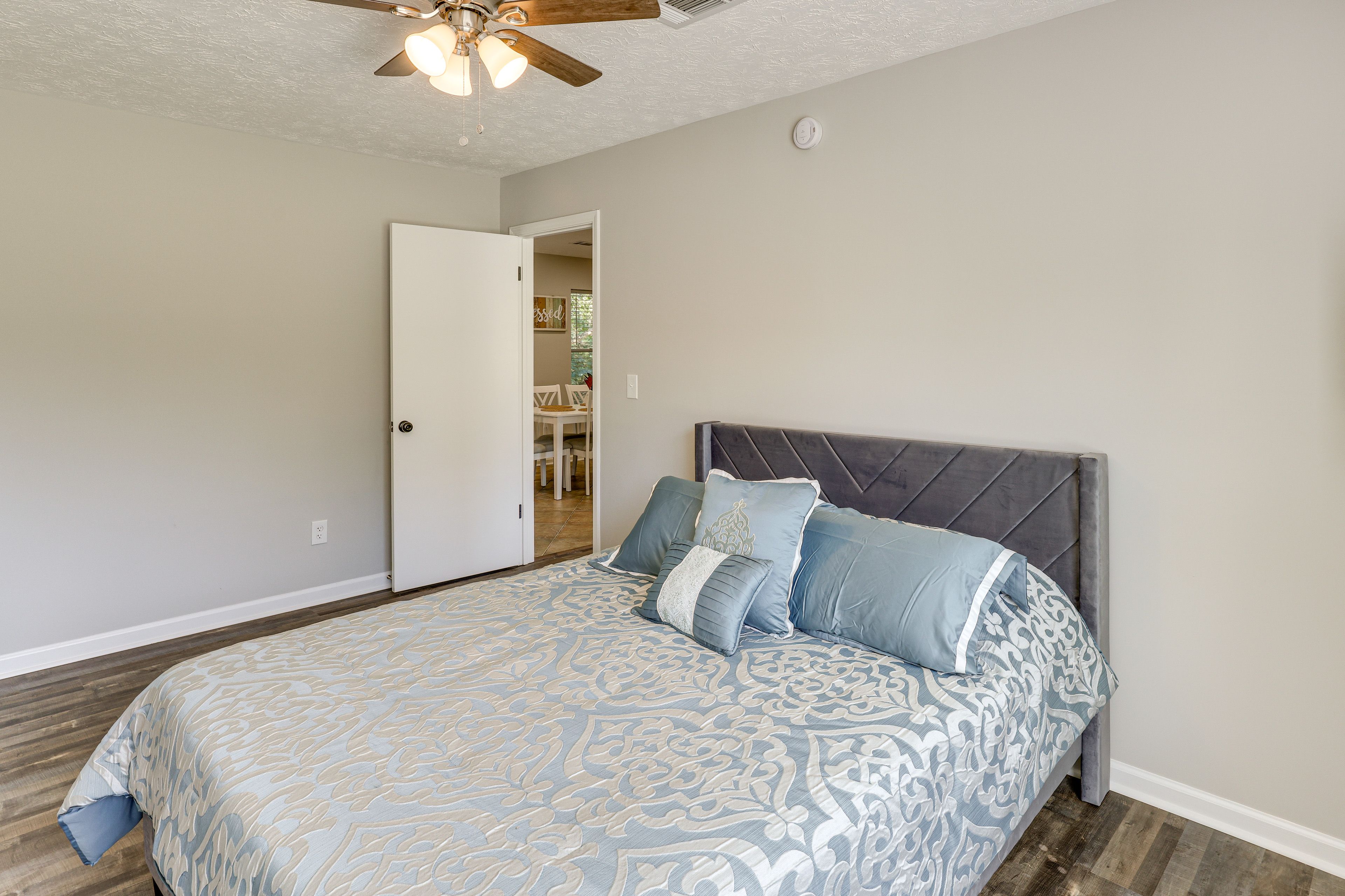Bedroom 1 | Queen Bed | Smart TV | Linens Provided