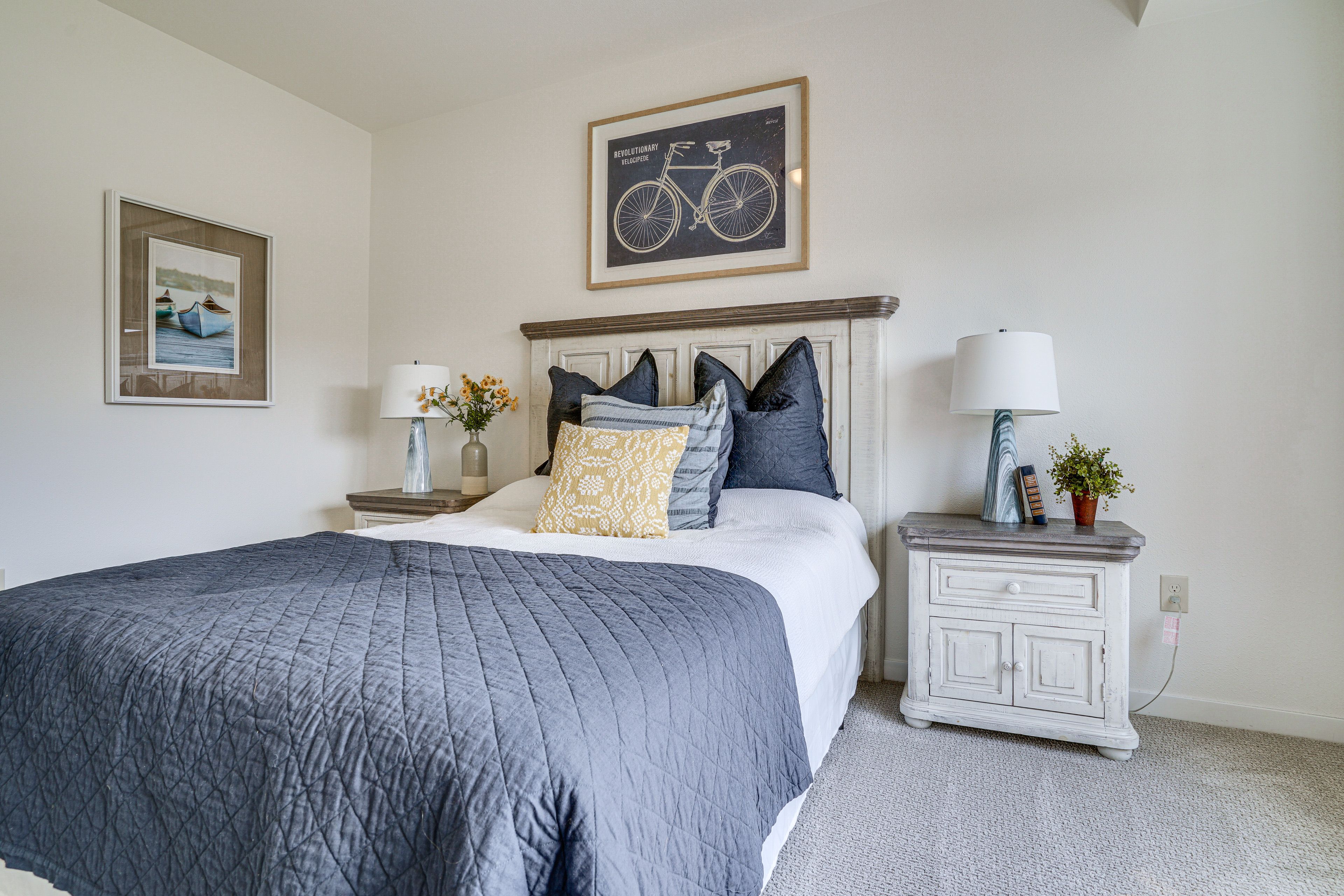 Bedroom 1 | Queen Bed | Linens