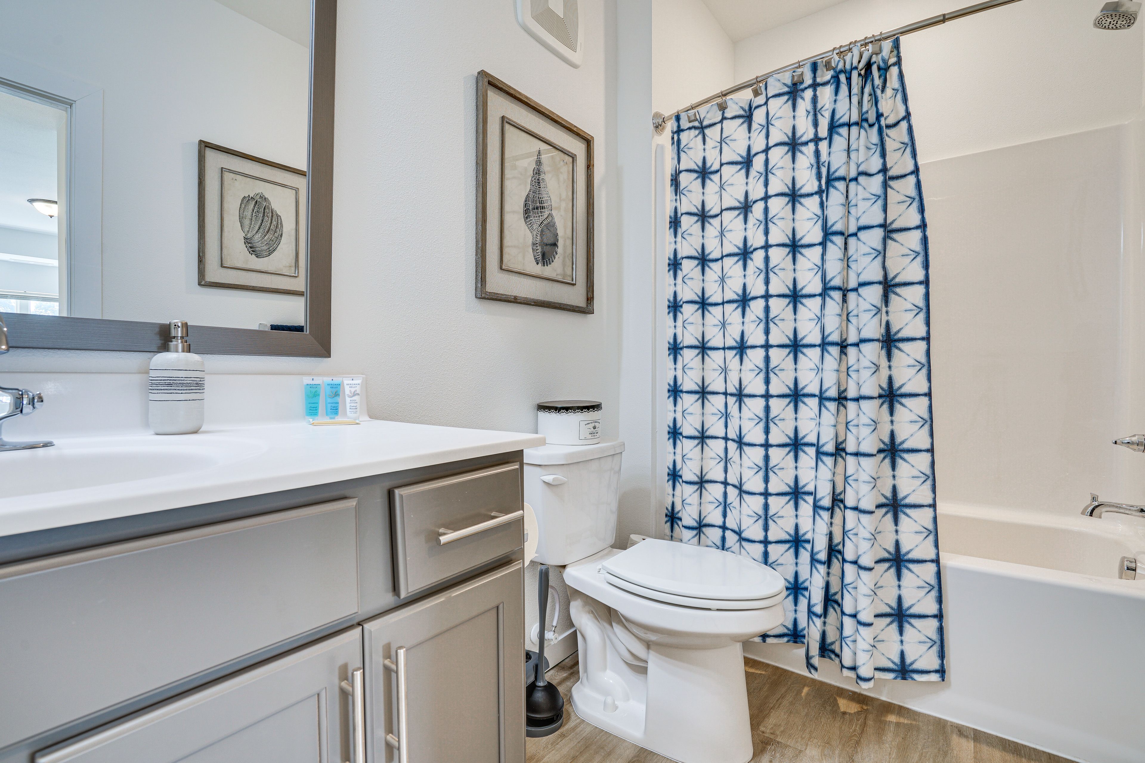Full Bath | Towels | Hair Dryer
