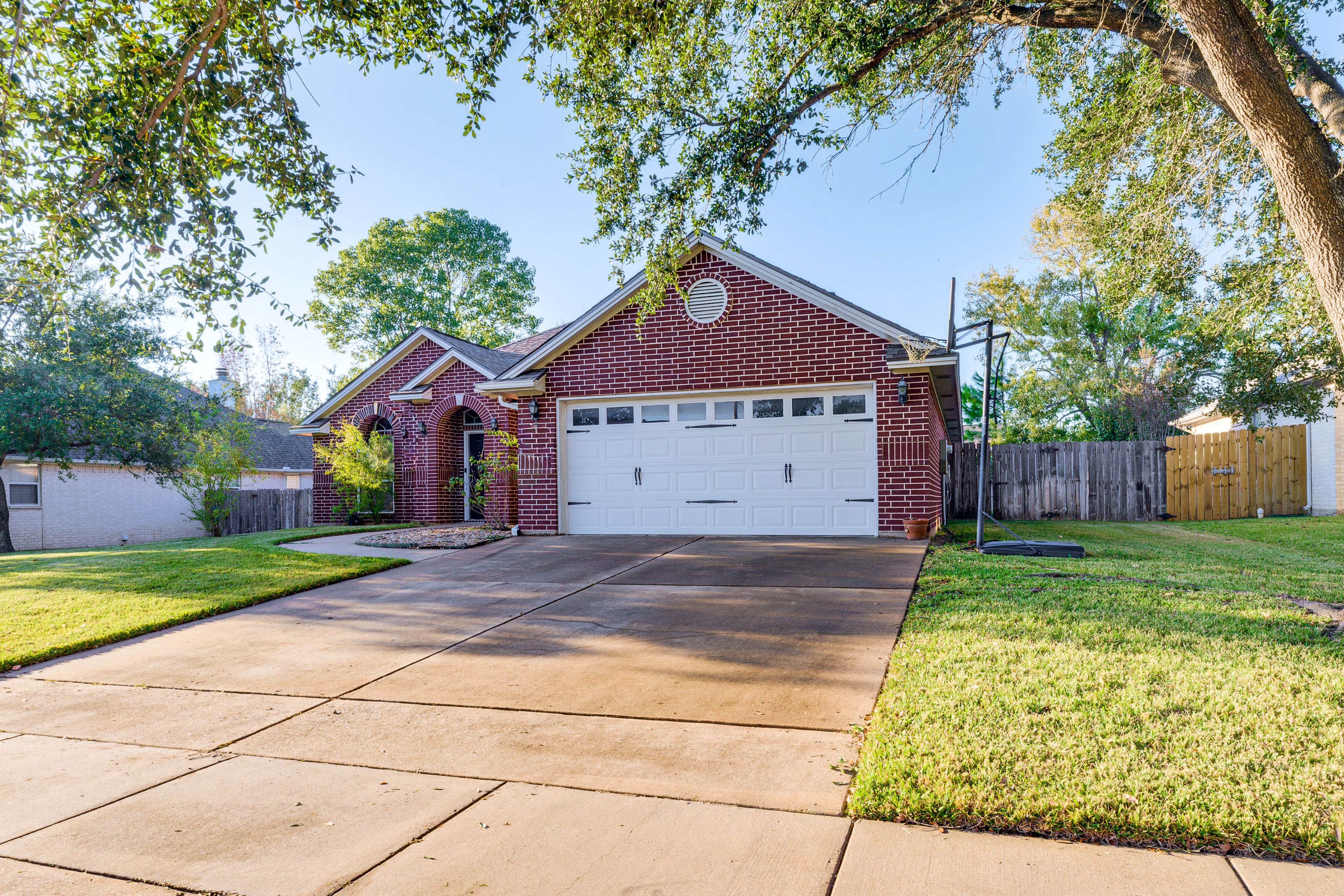 Parking | Driveway (2 Vehicles)