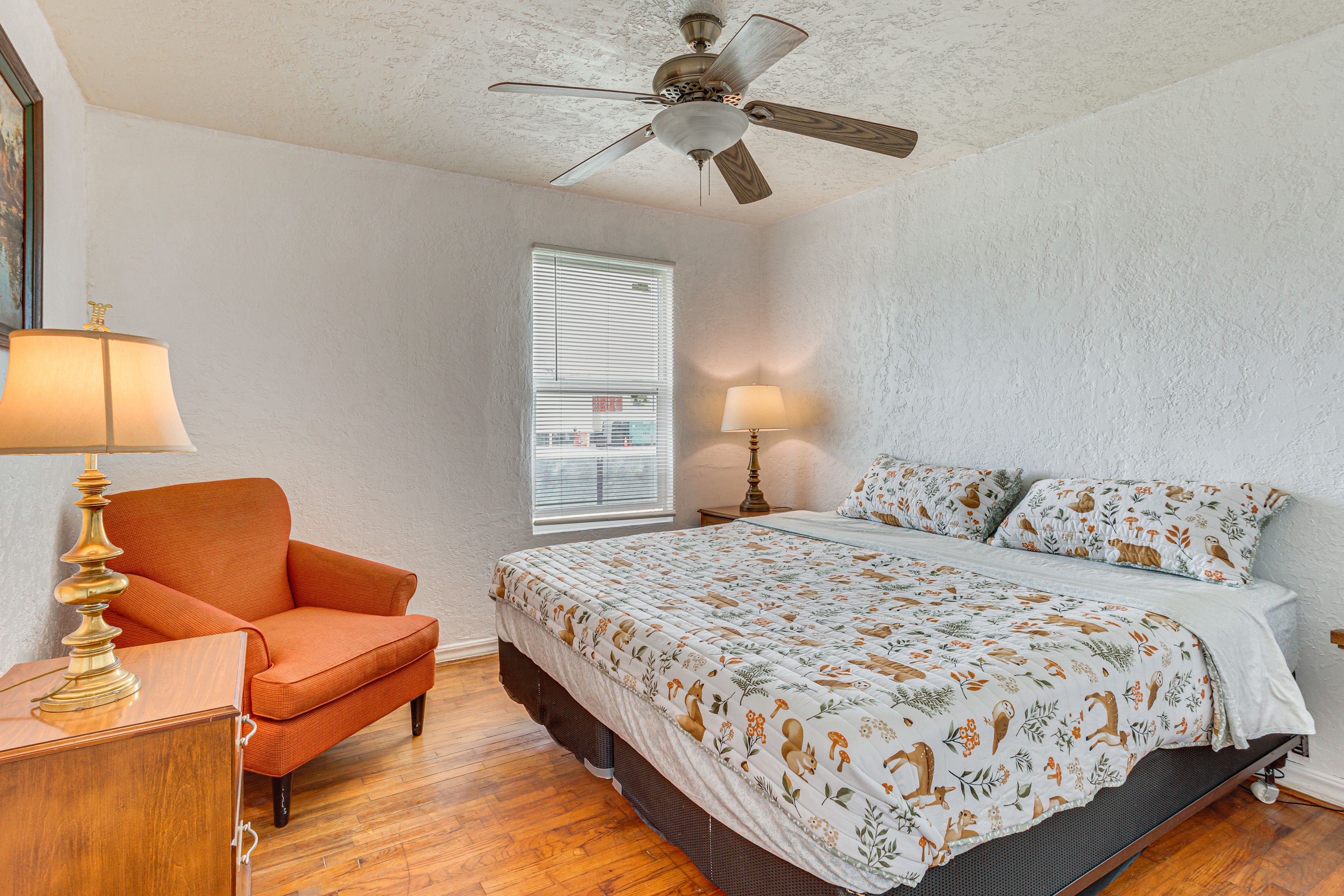 Bedroom 1 | King Bed