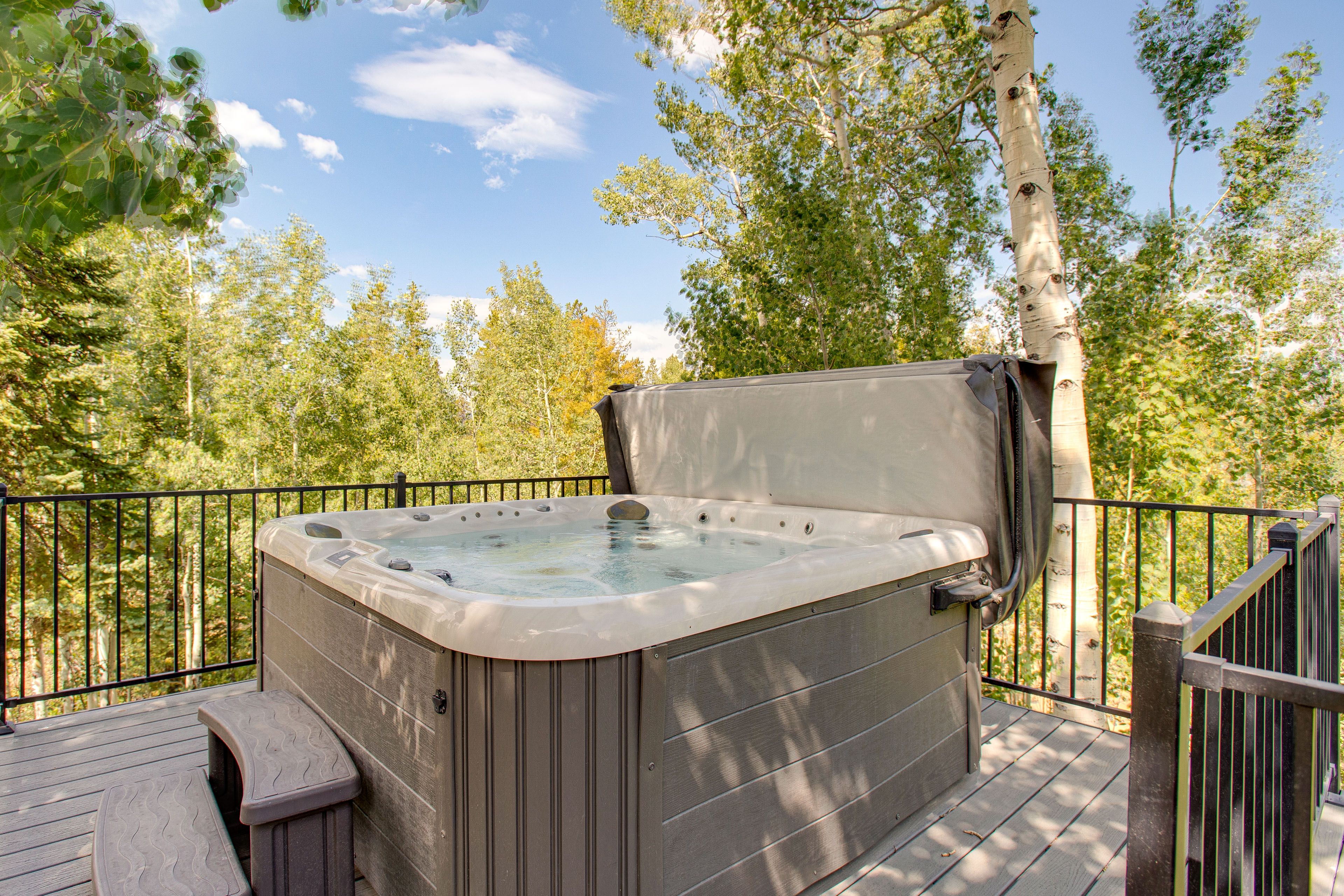 Upper Deck | Private Hot Tub