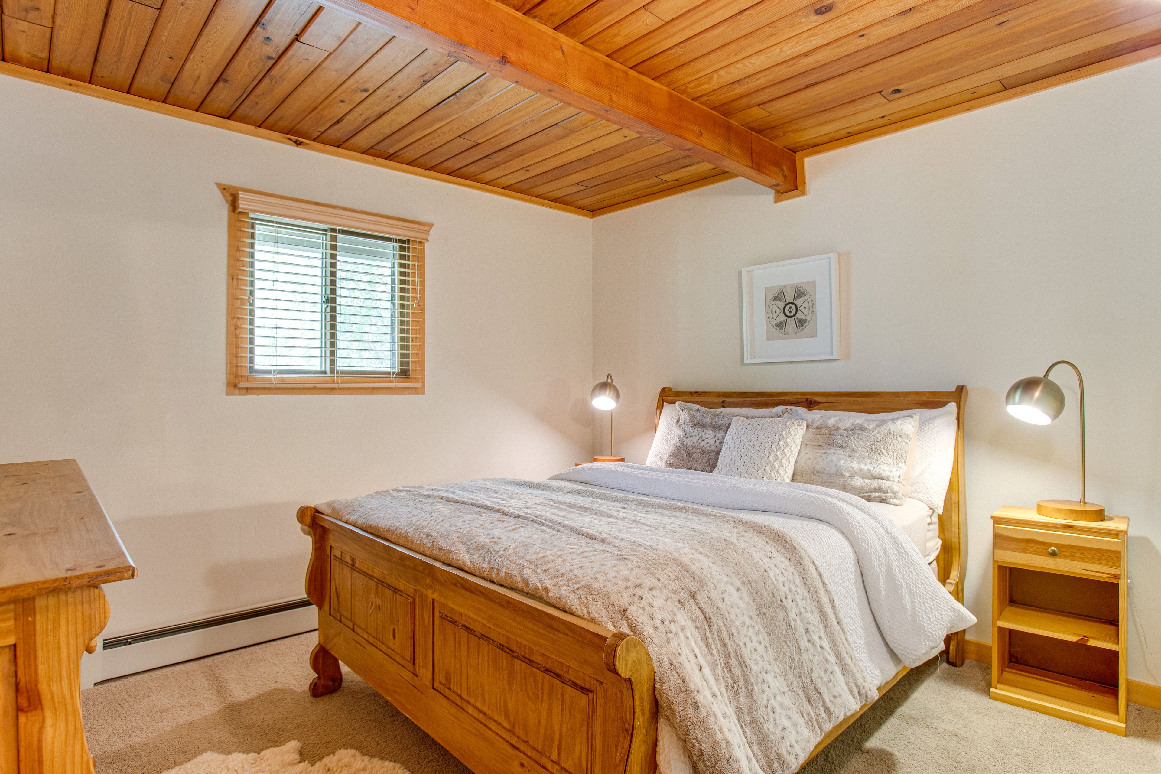 Bedroom 2 | Queen Bed | 1st Floor