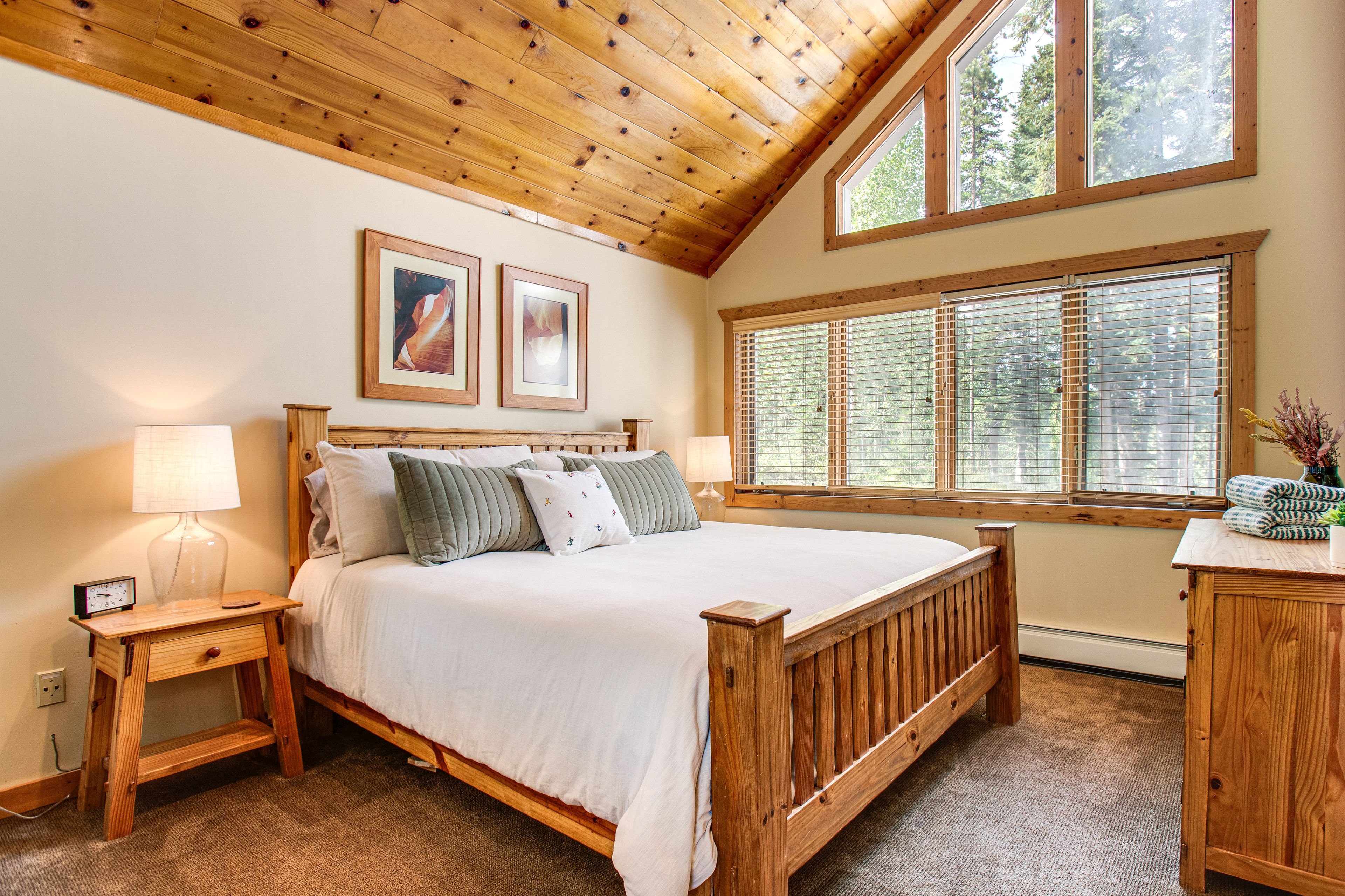 Bedroom 1 | King Bed | Linens Provided | 1st Floor