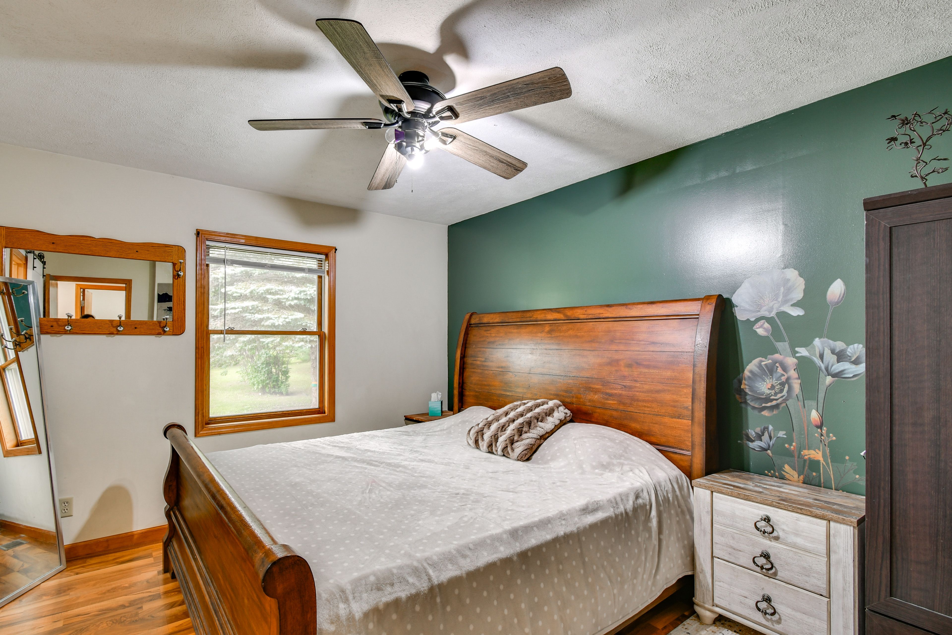 Bedroom 1 | King Bed | Linens Provided