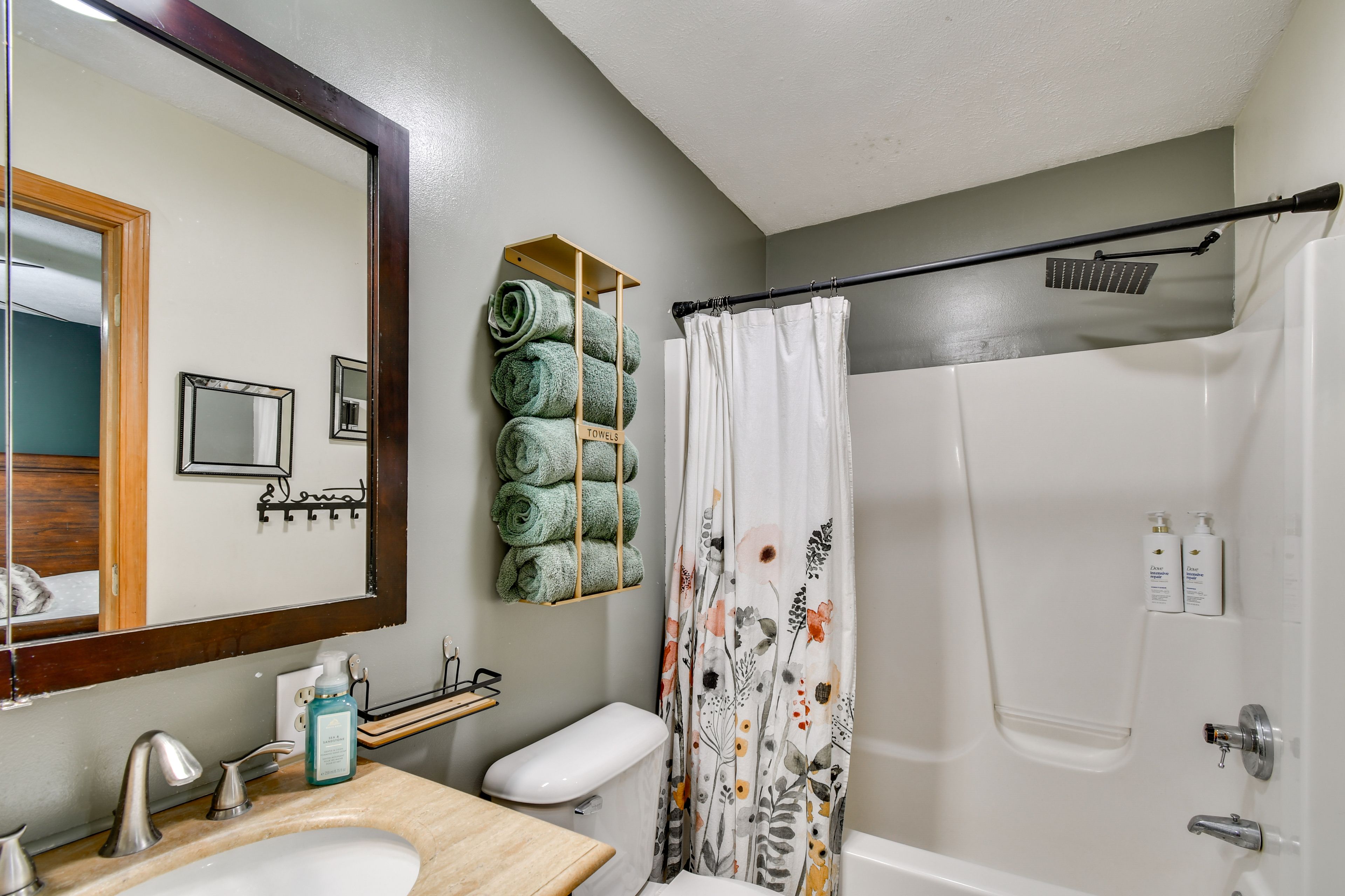 En-Suite Bathroom | Towels Provided