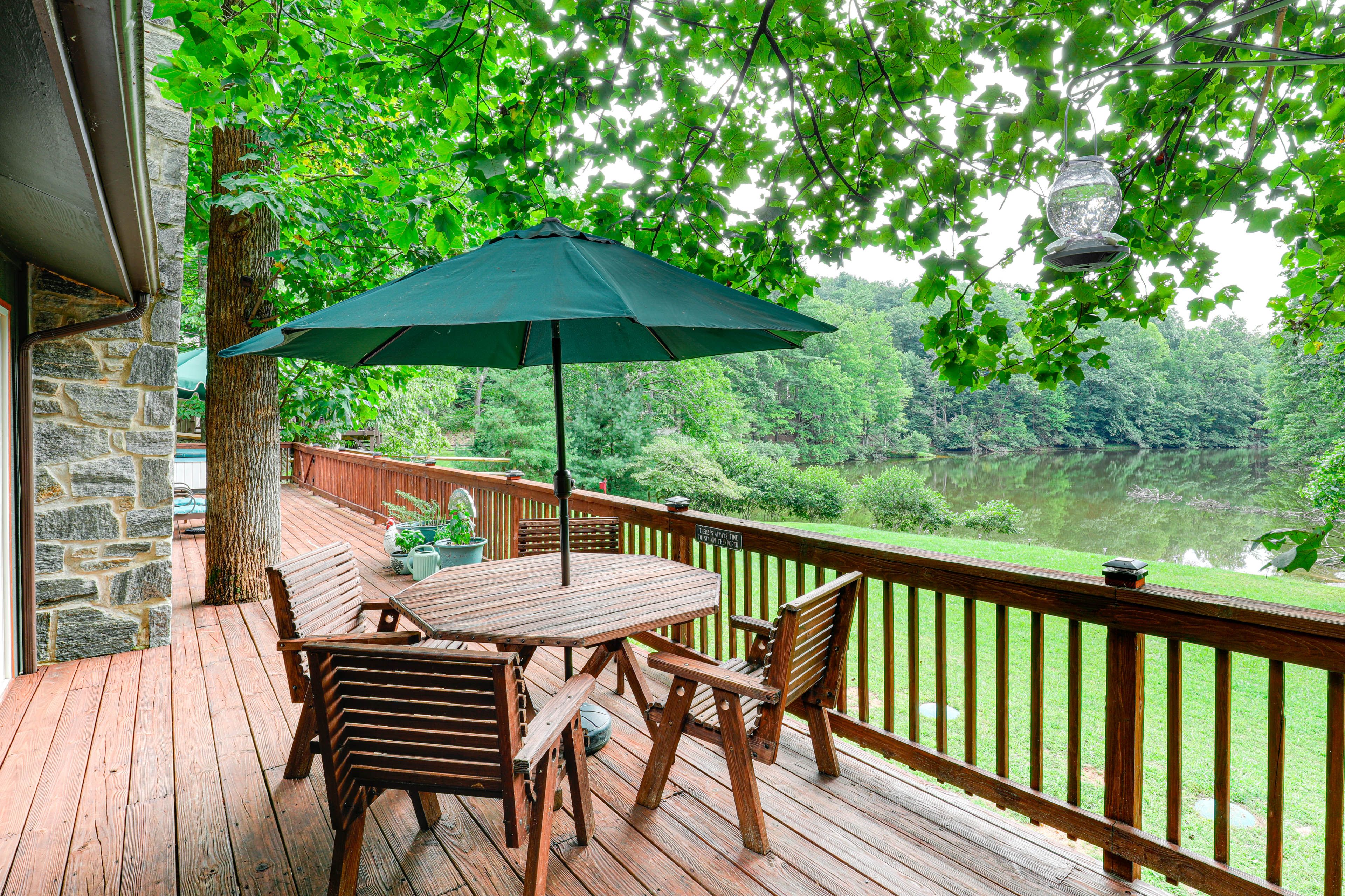 Deep Gap Vacation Rental | 3BR | 2BA | 2,000 Sq Ft | 11 Steps to Enter