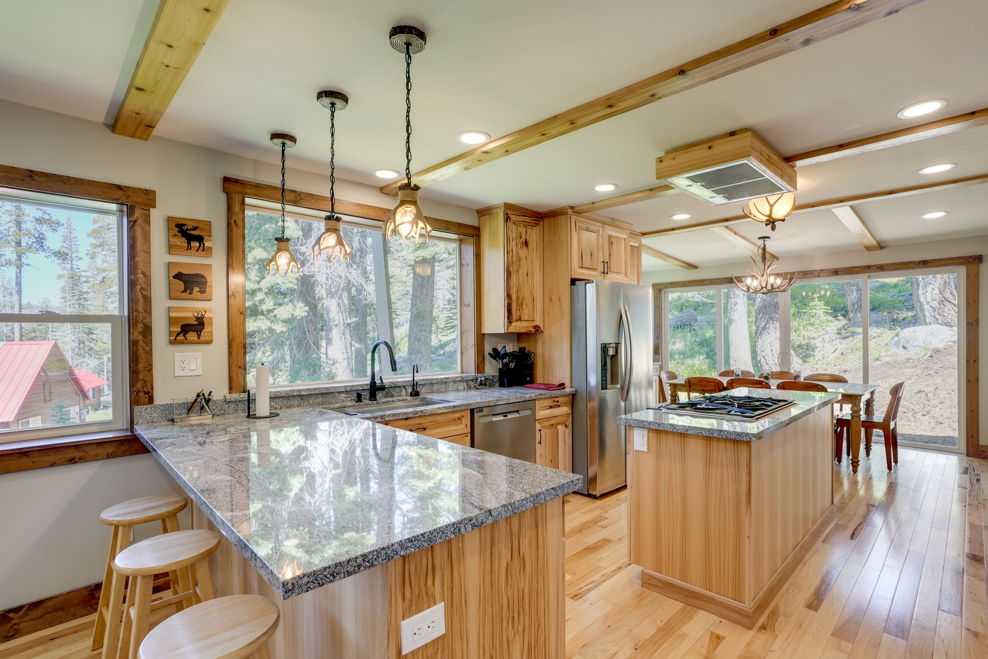 Breakfast Bar | Kitchen