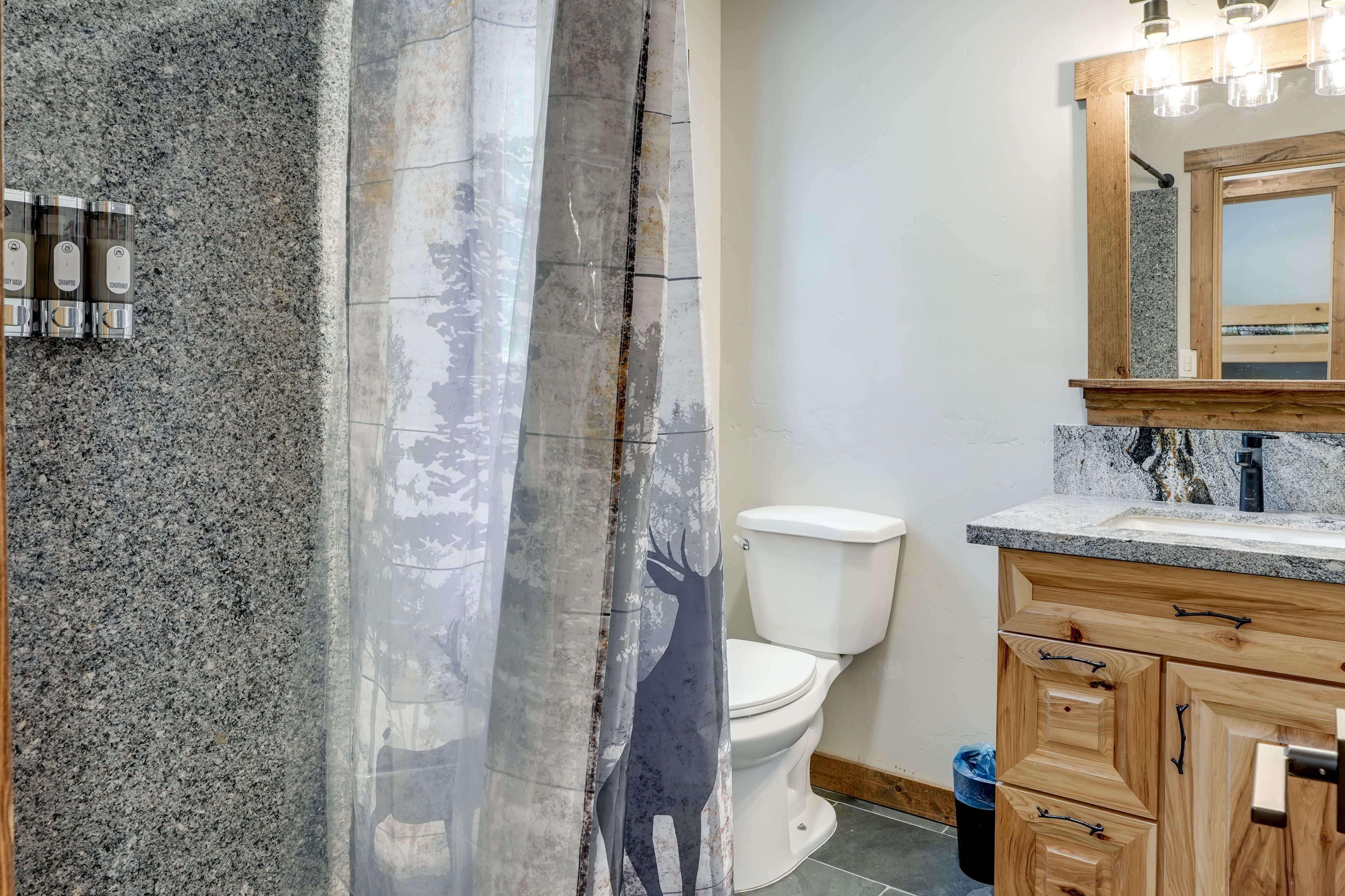 Full Bathroom | 3rd Floor
