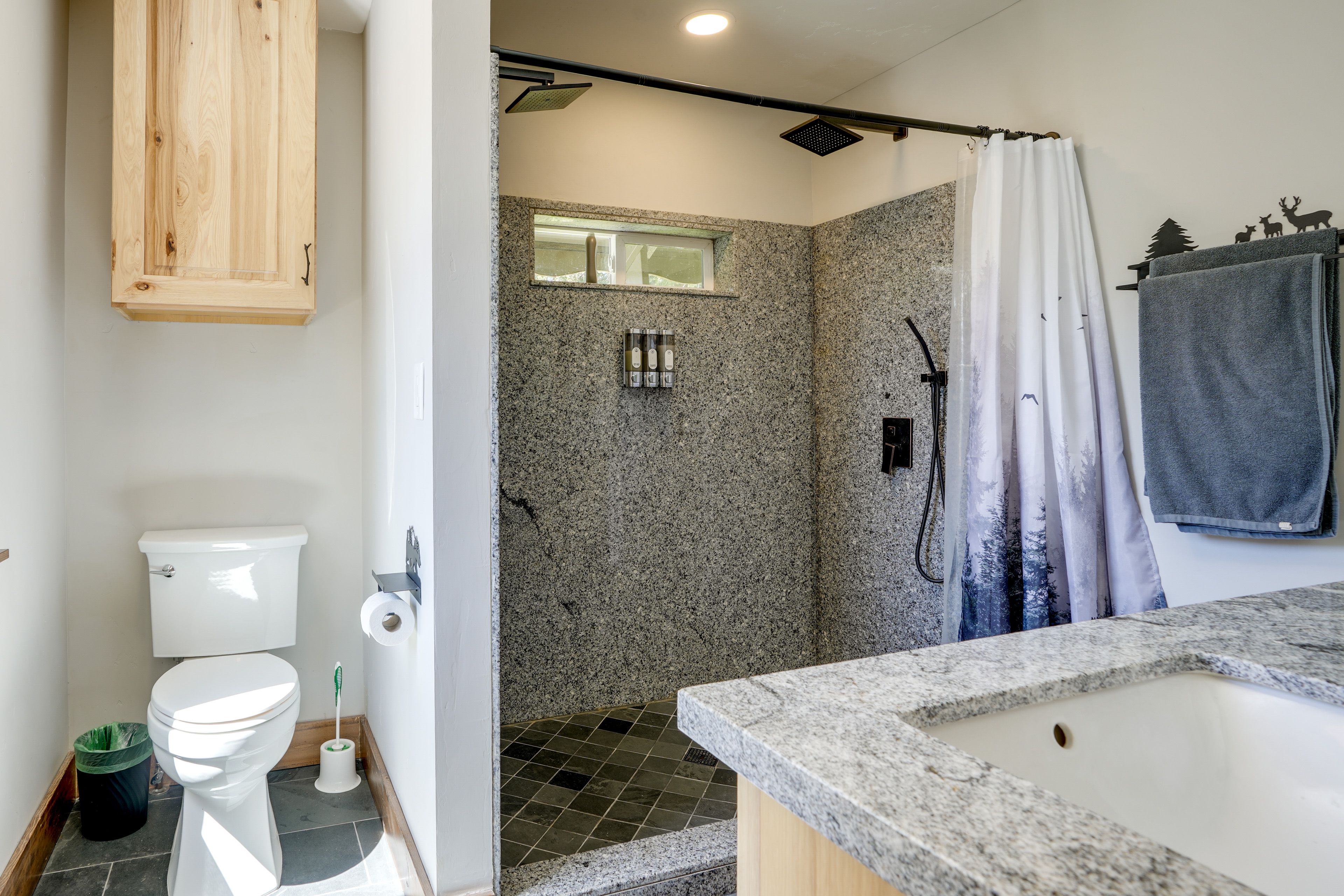 Full Bathroom | 3rd Floor