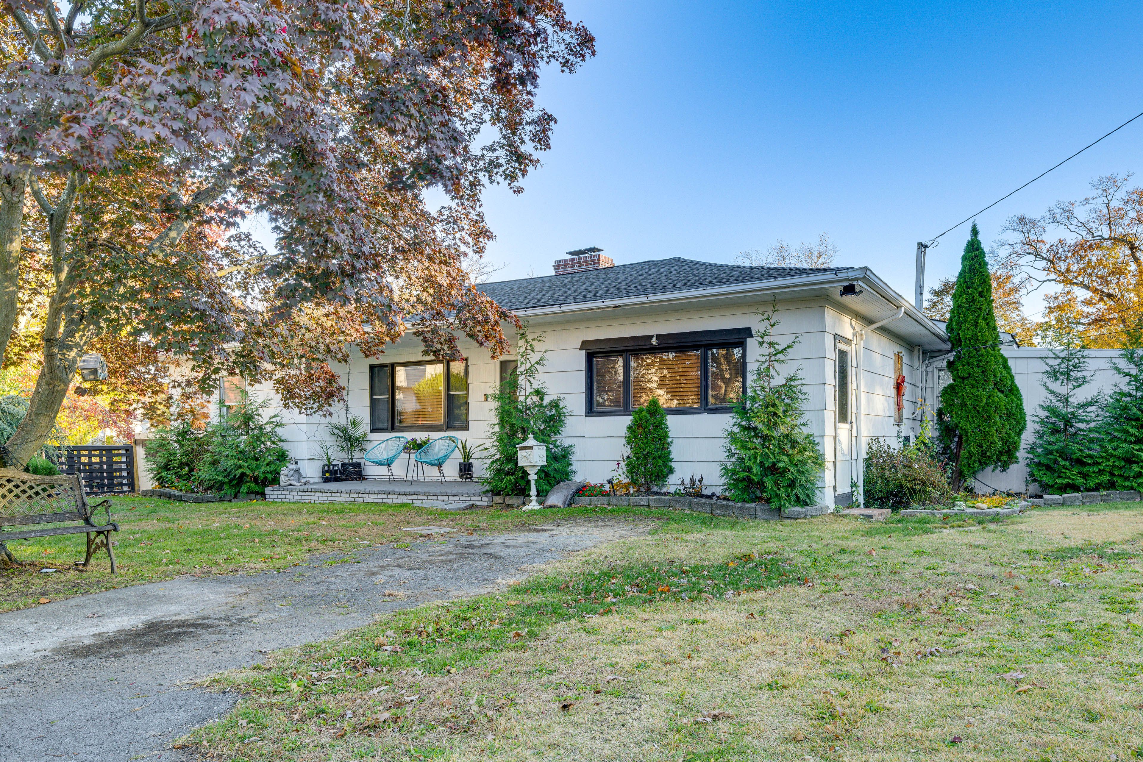 Parking | Street Parking (2-3 Vehicles, First-Come, First-Served)