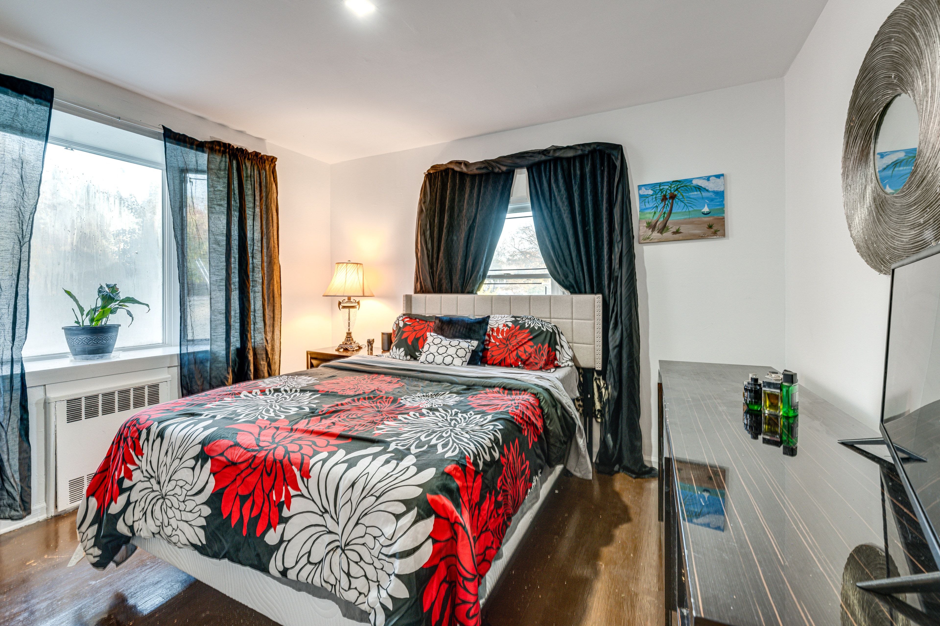 Bedroom 2 | Queen Bed