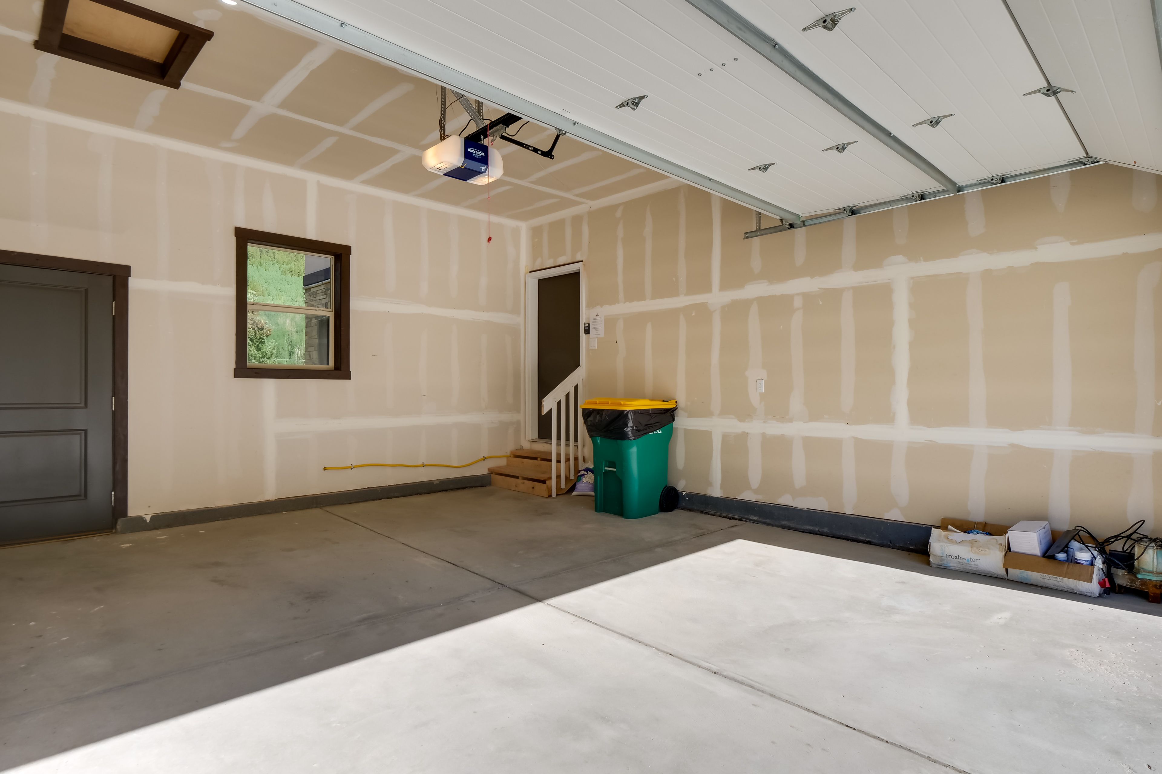 Parking | Garage (2 Vehicles) | Driveway (2 Vehicles)