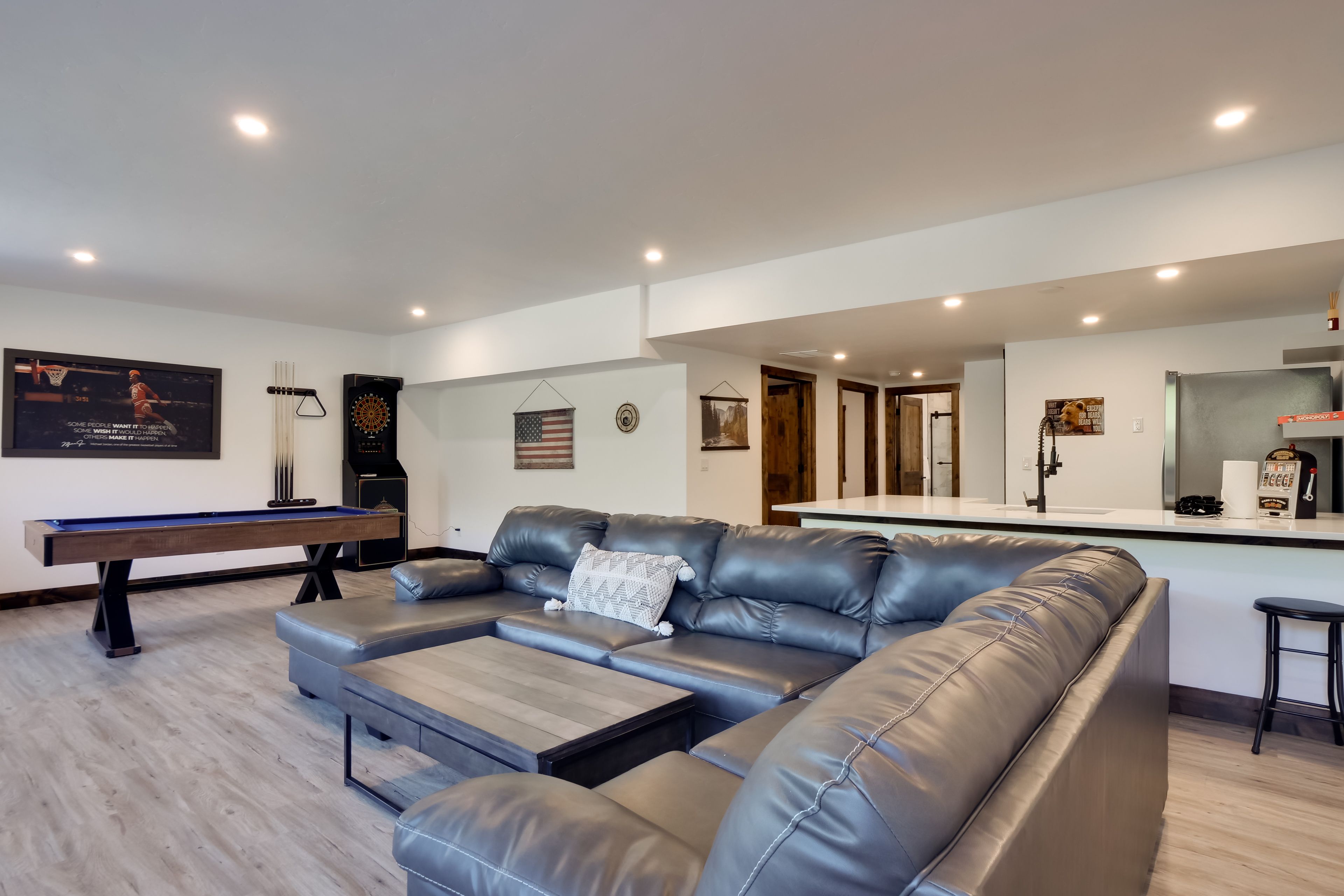 Rec Room | Pool Table | Smart TV | Wet Bar