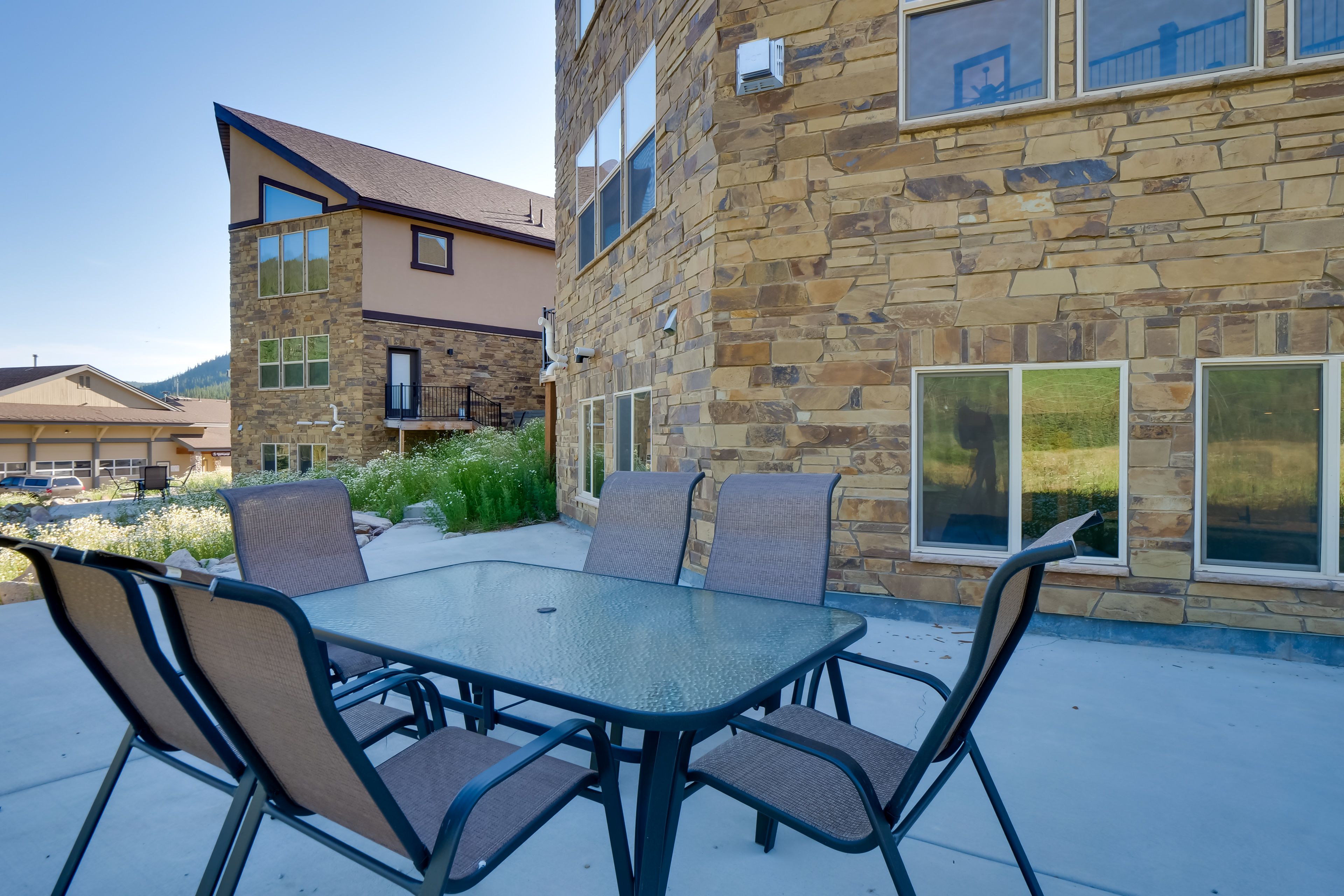 Patio | Outdoor Dining Space