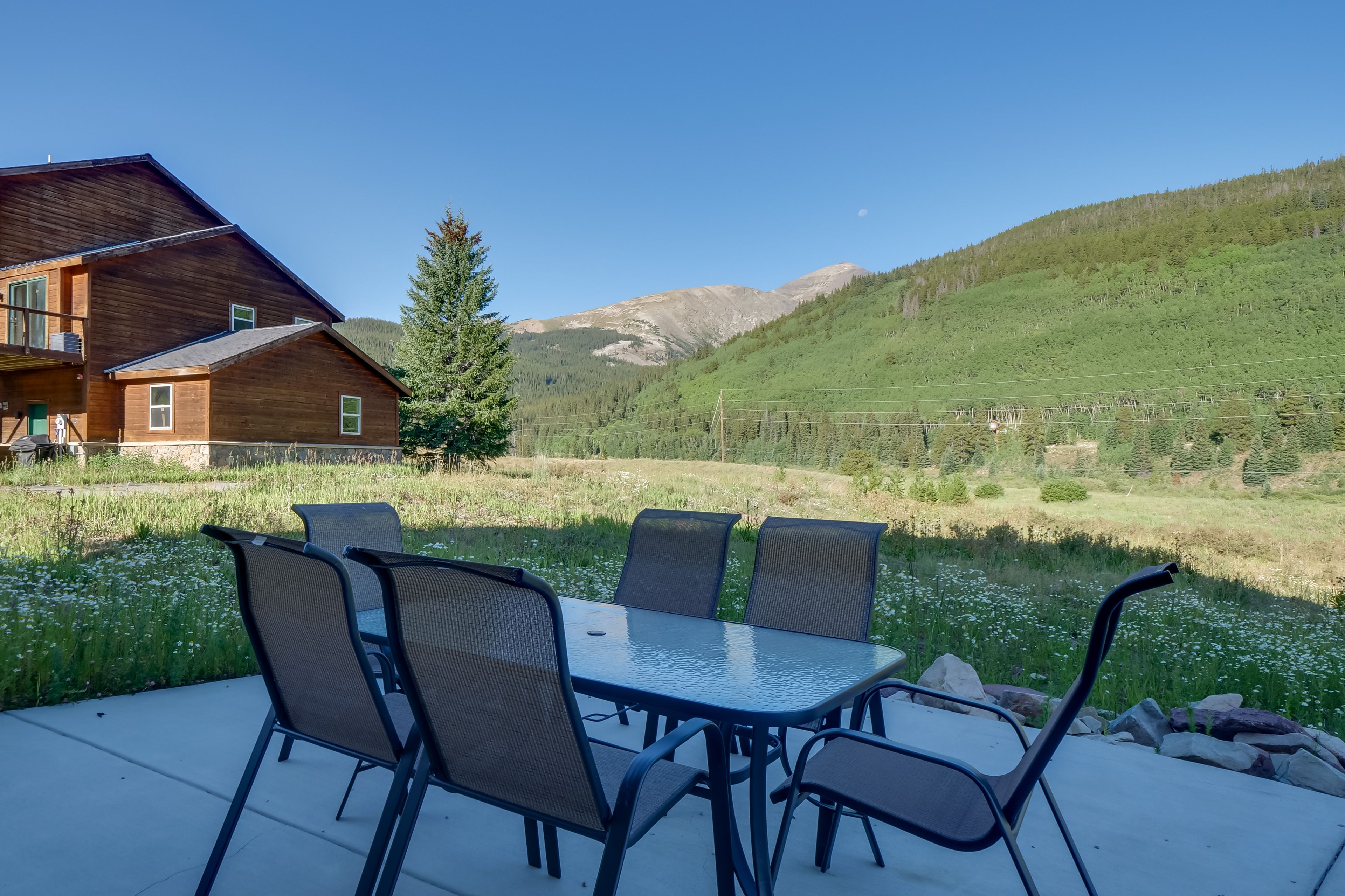 Patio | Outdoor Dining