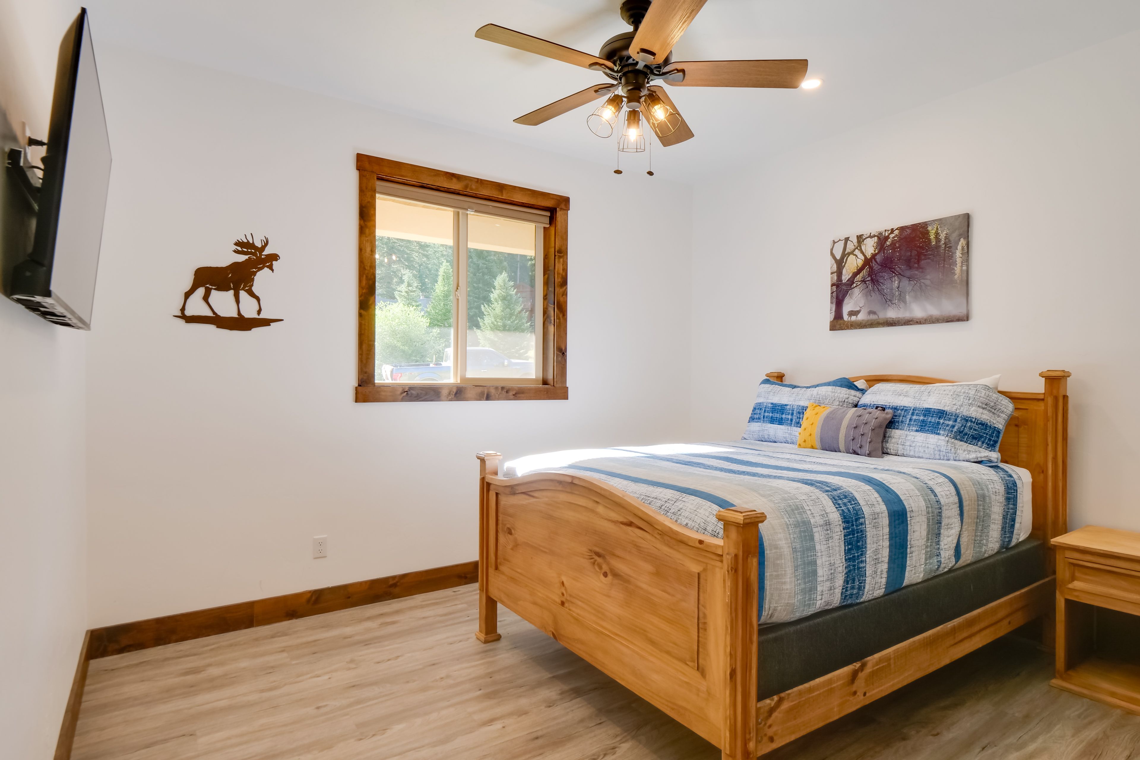 Bedroom 2 | Queen Bed | Linens | Main Level