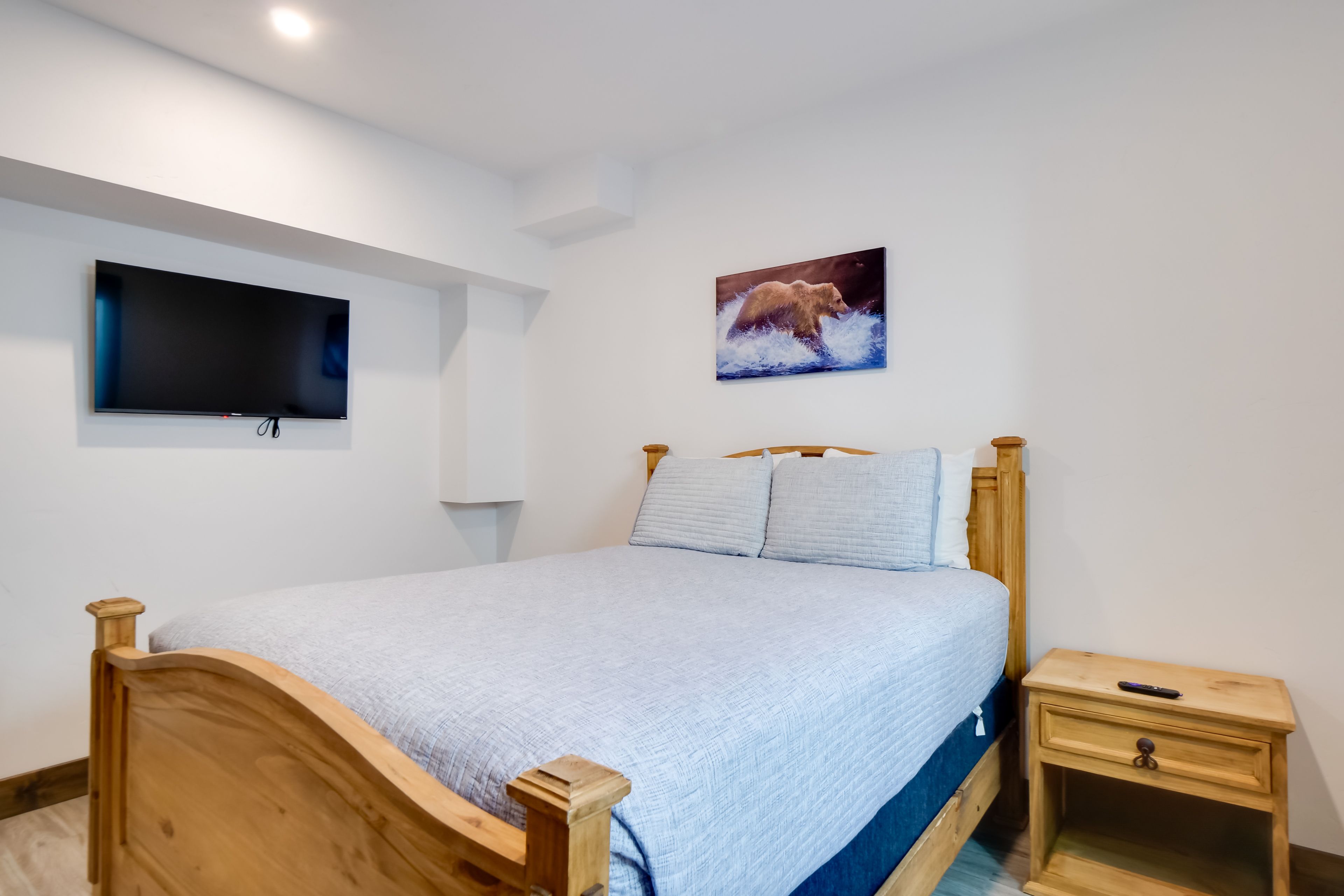 Bedroom 4 | Queen Bed | Basement Level