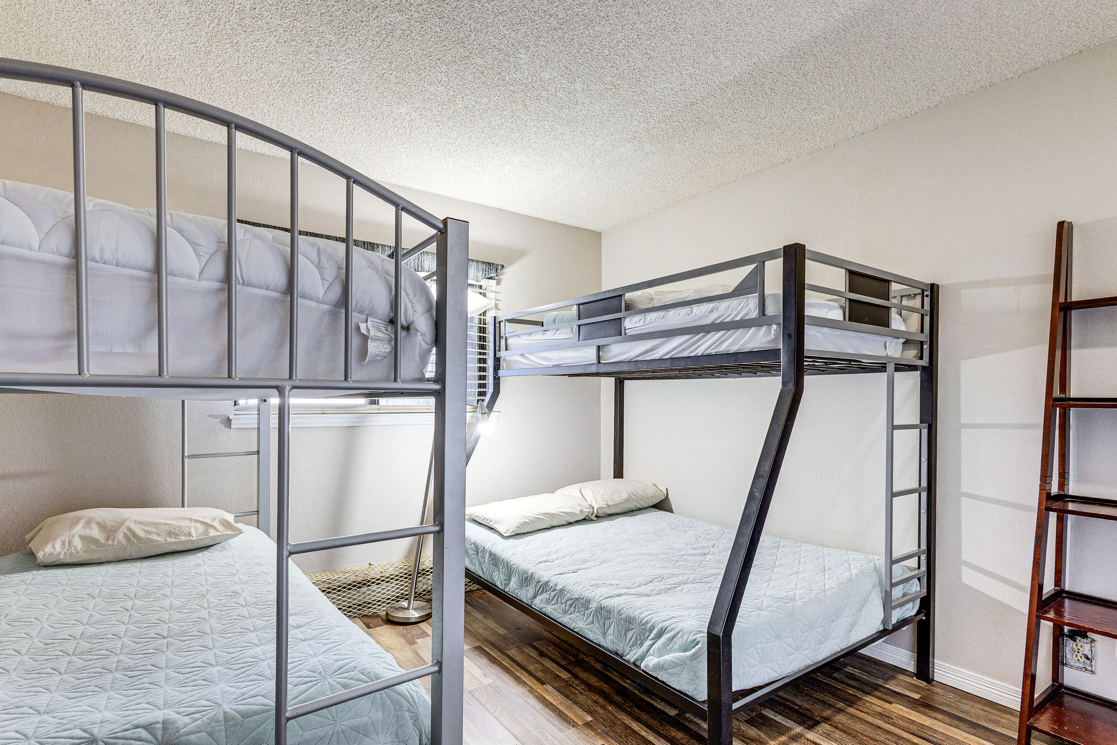 Bedroom 2 | Twin Bunk Bed | Twin/Full Bunk Bed | 1st Floor