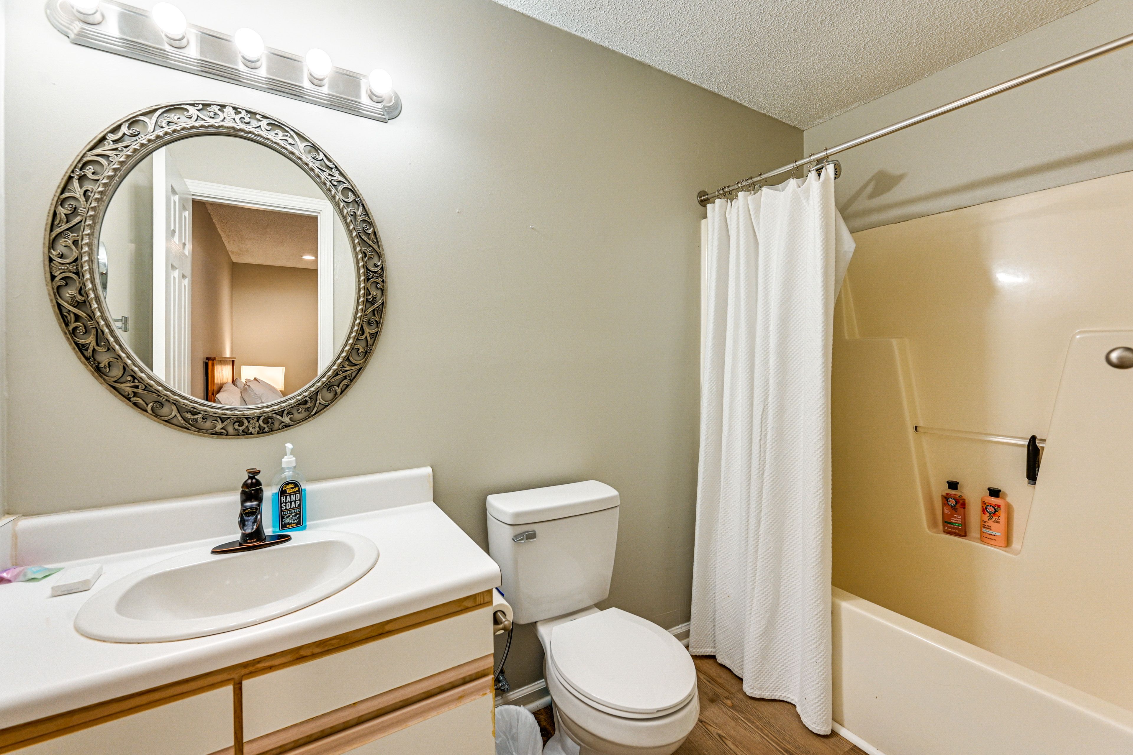 Bathroom | Towels Provided