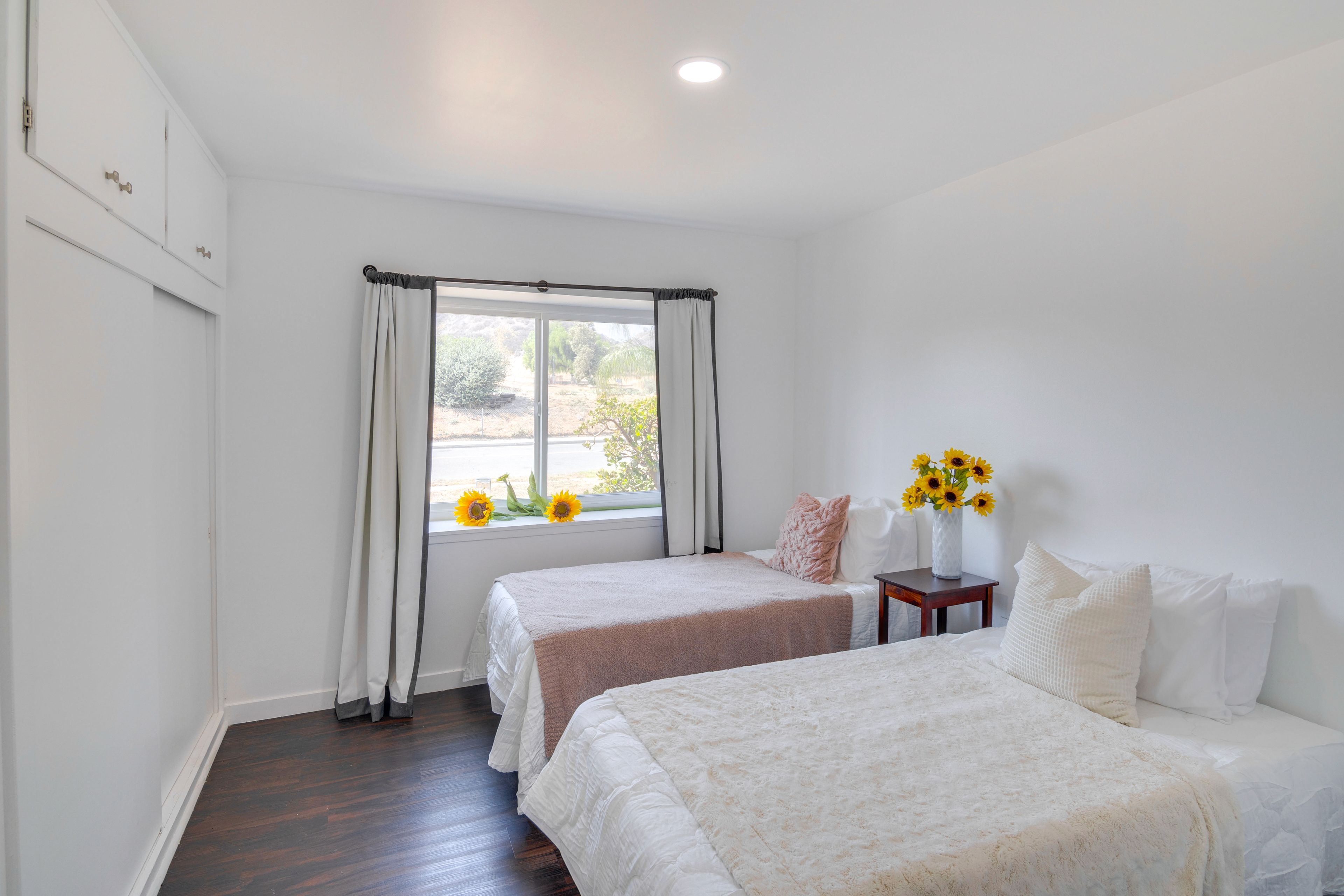 Bedroom 2 | 2 Twin Beds