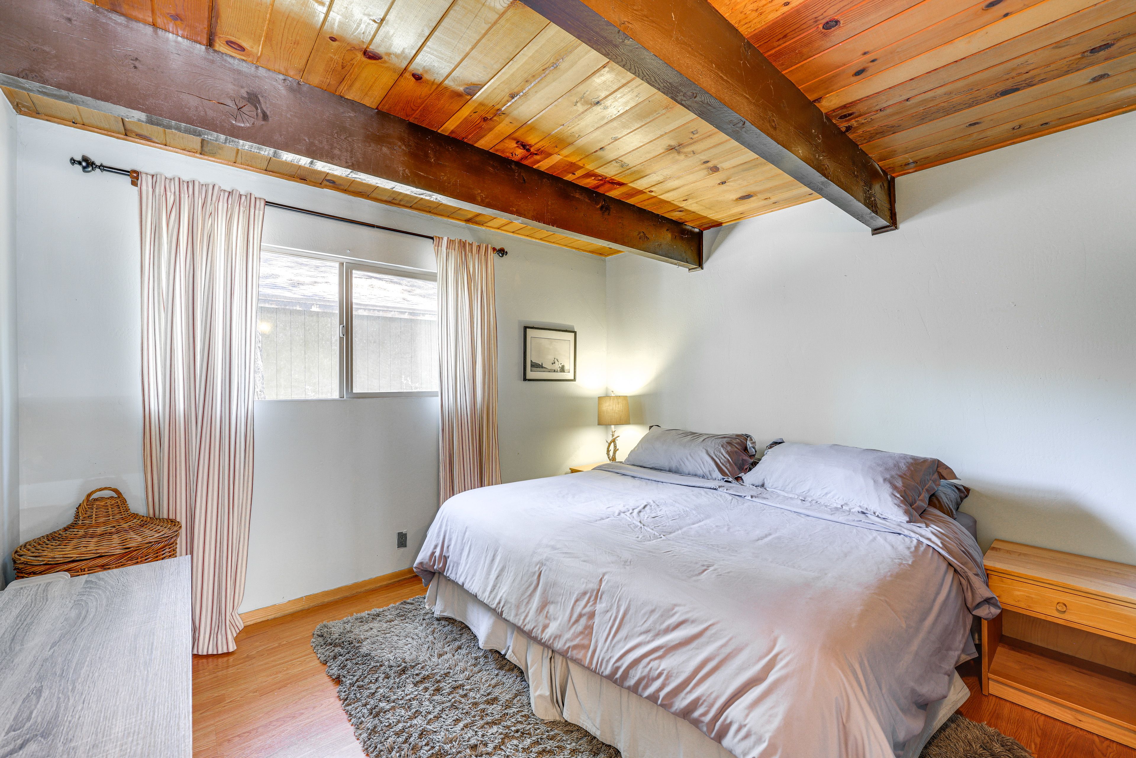 Bedroom 1 | King Bed | 1st Floor | Linens Provided