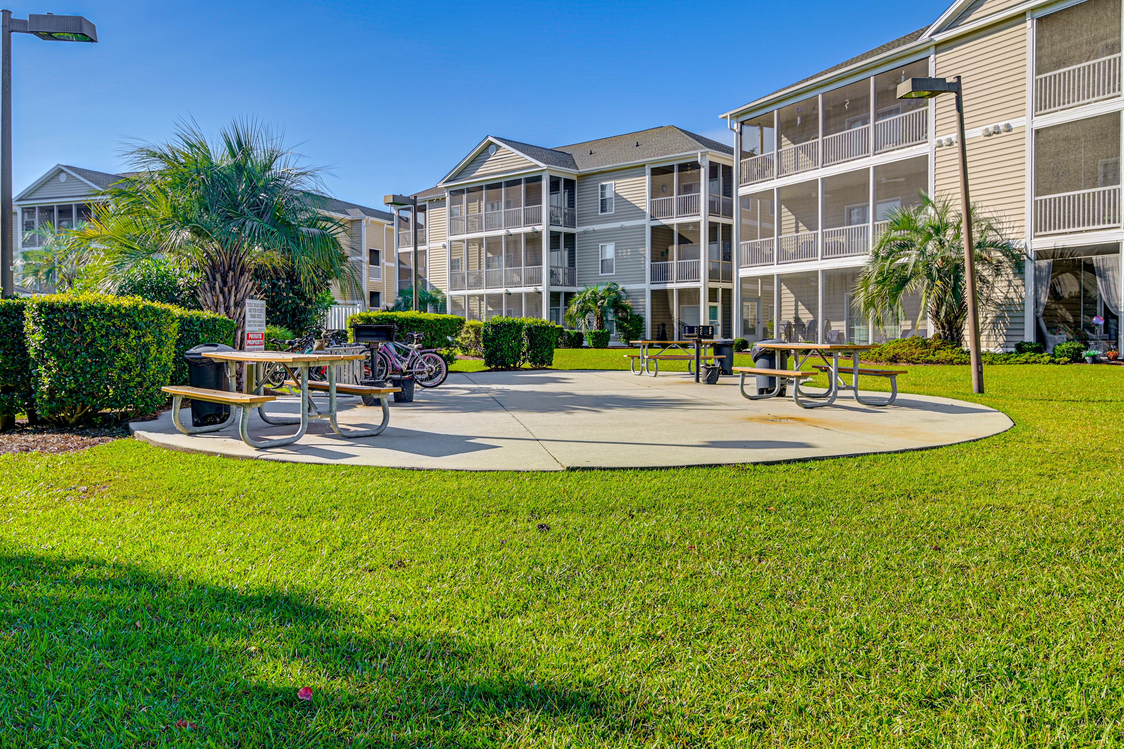 Community Grill & Picnic Area