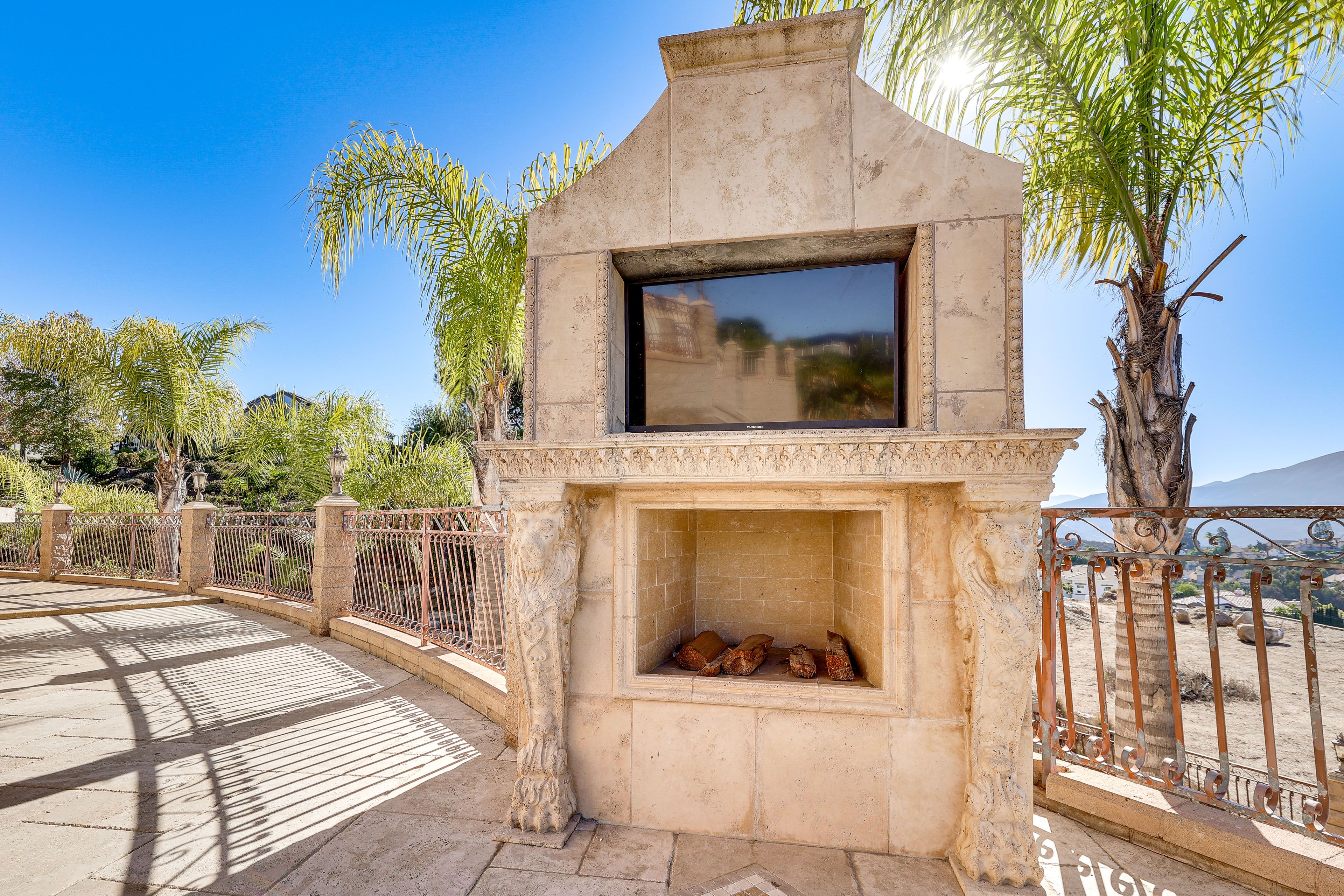 Poolside Patio | Smart TV