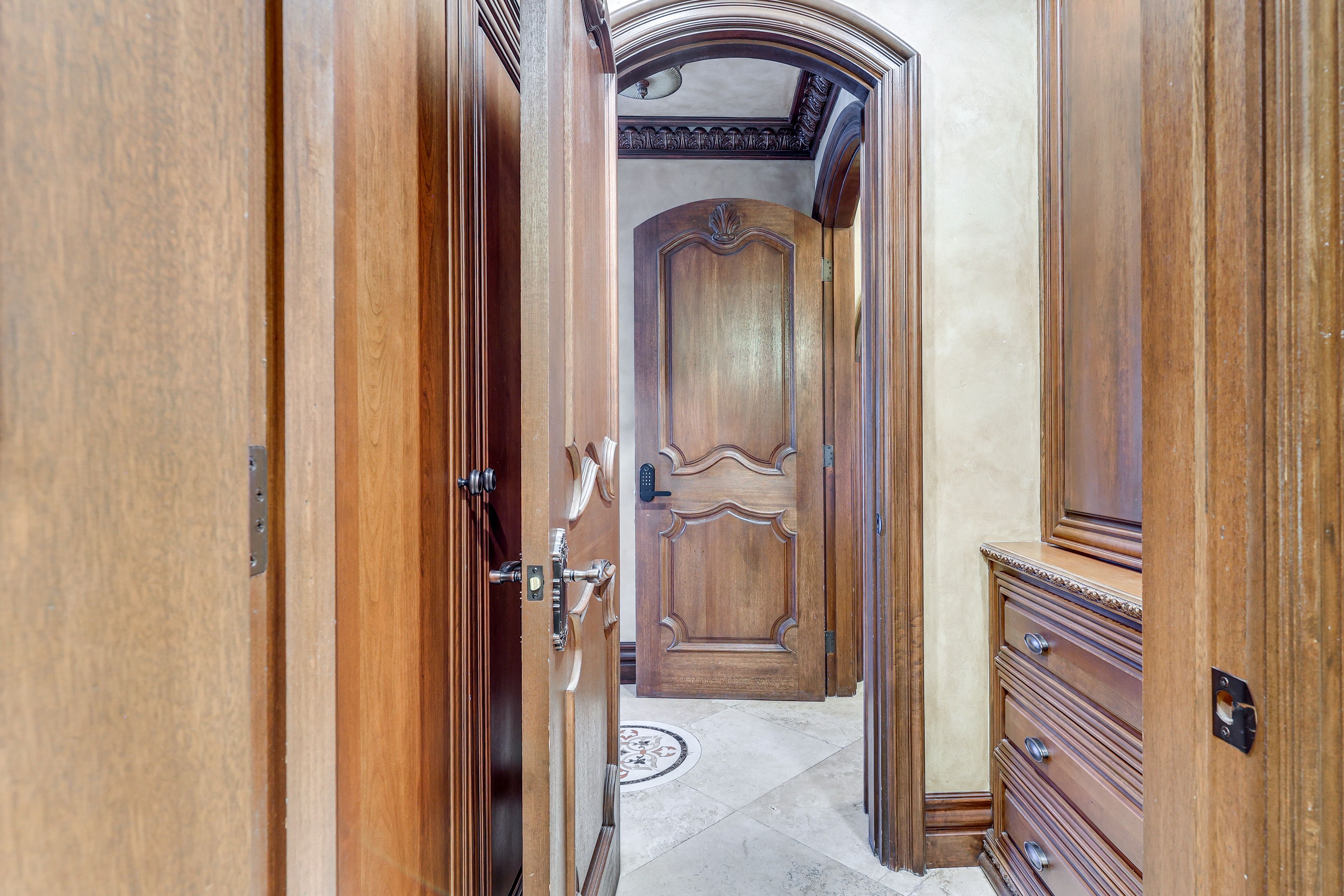 Walk-In Closet | 1st Floor