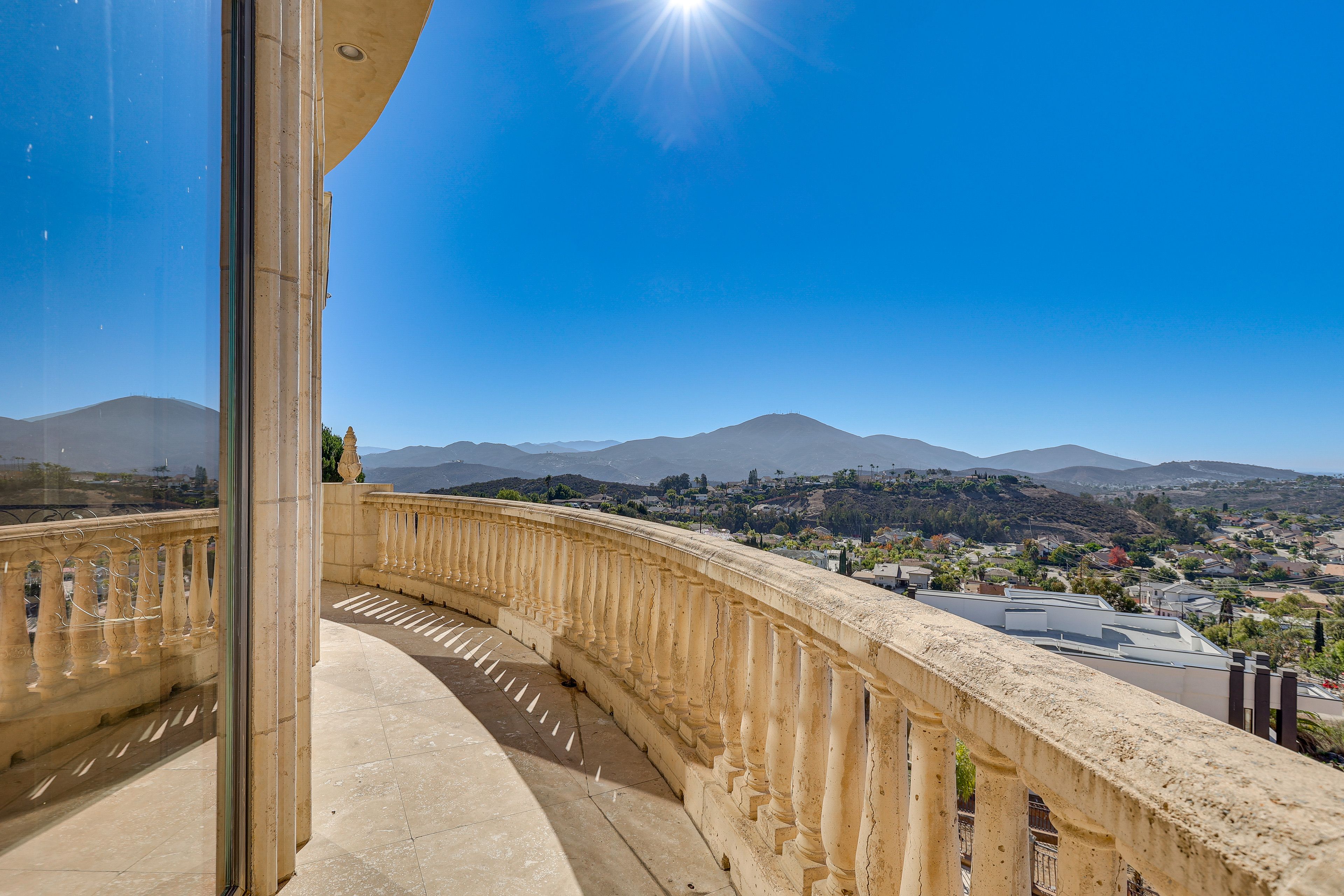Veranda w/ Mountain Views