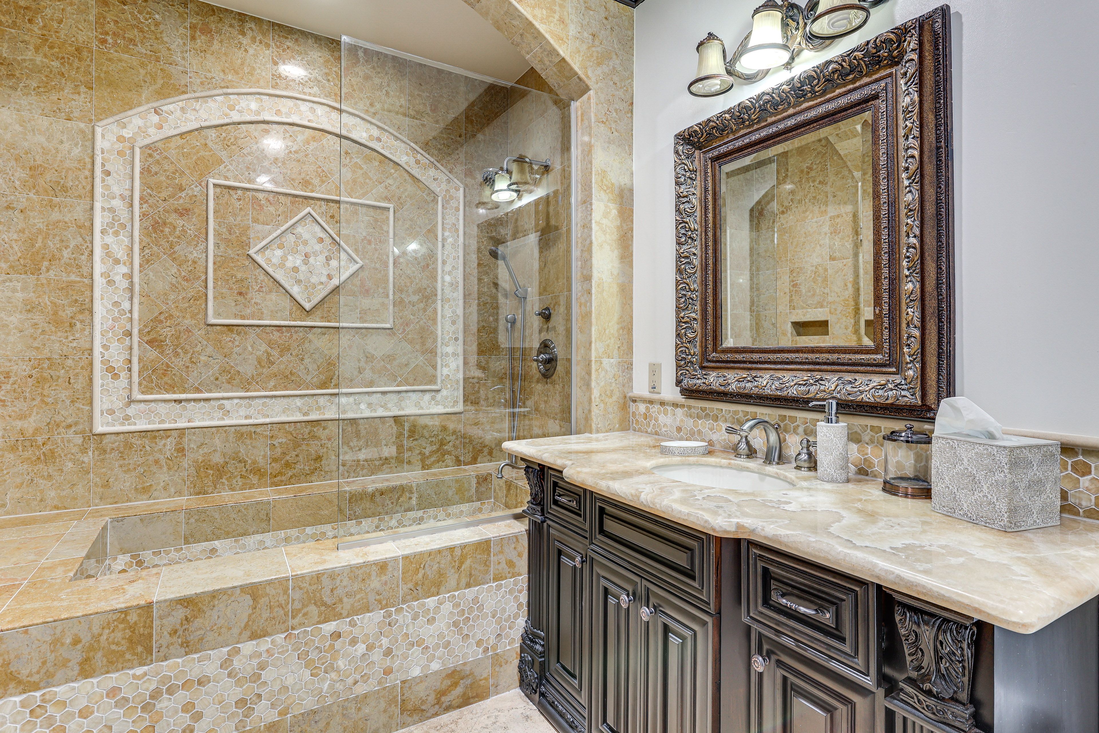 Bathroom | 2nd Floor