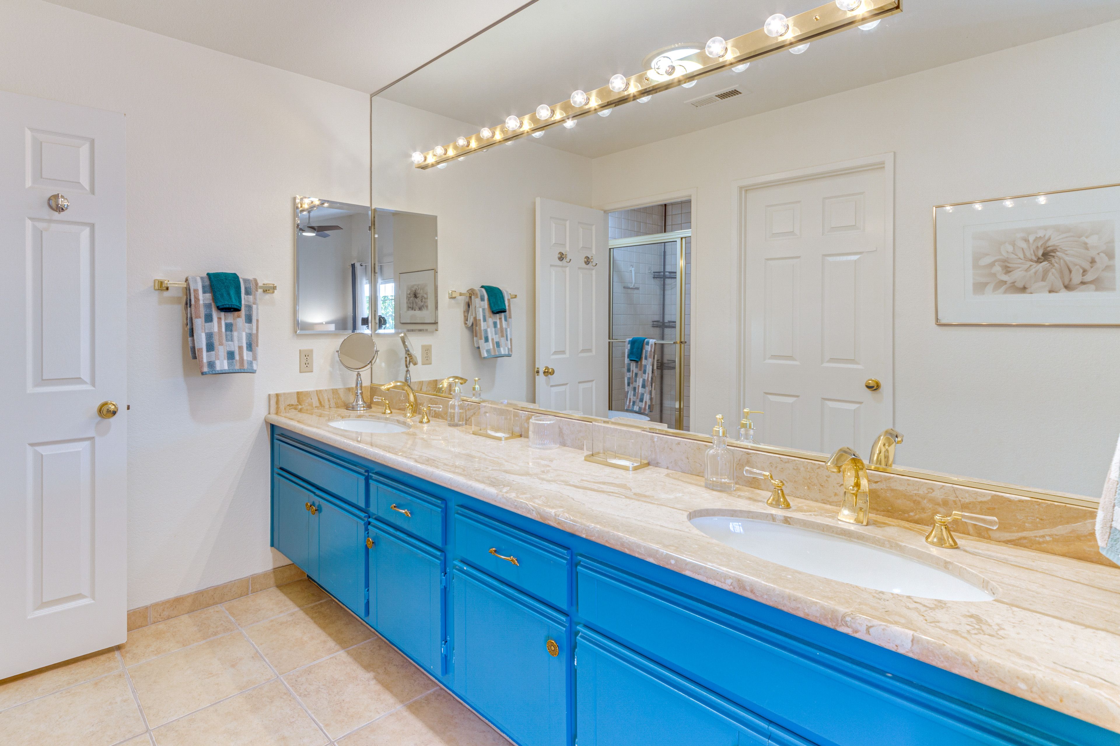 En-Suite Bathroom | Towels Provided