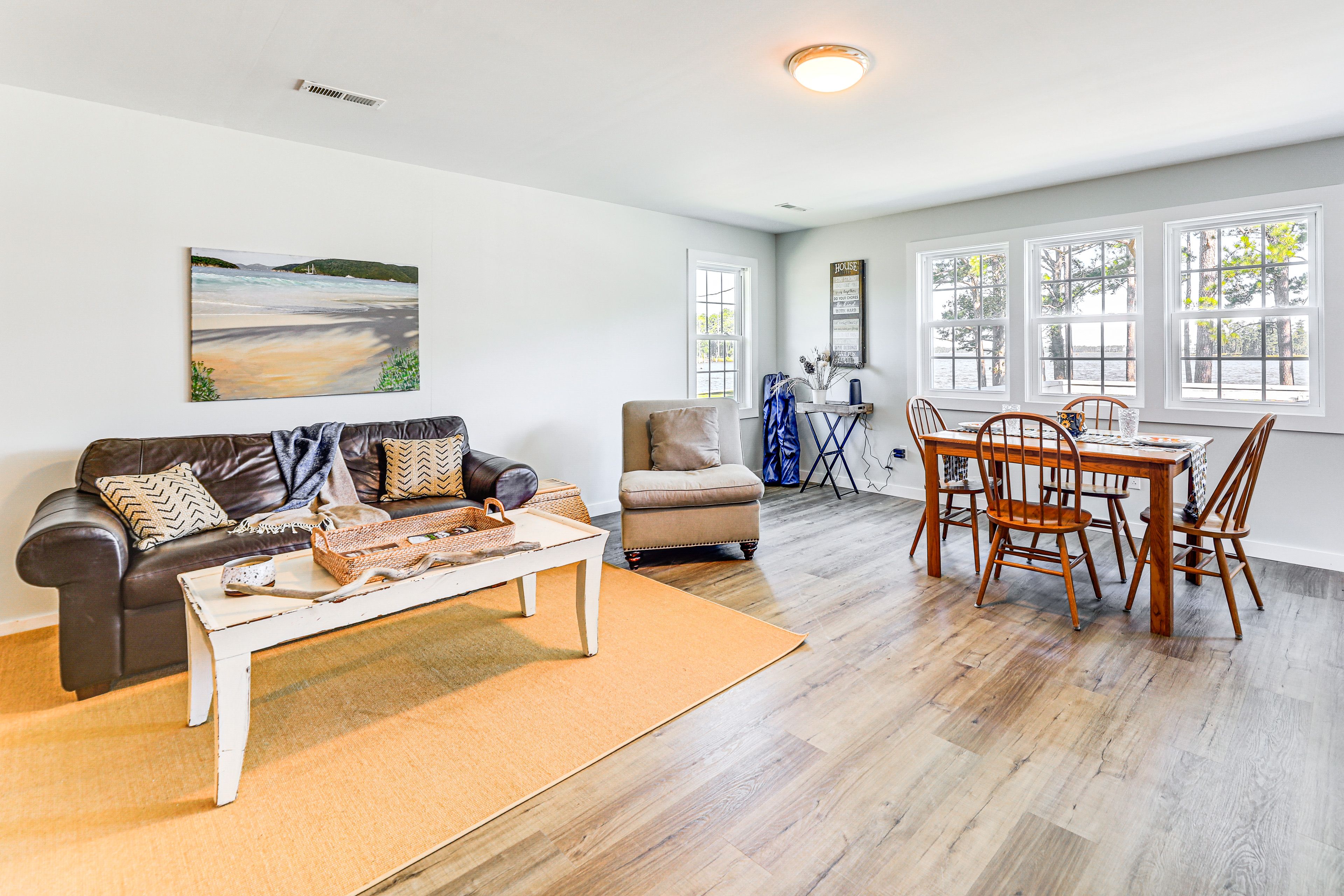 Living Space | Free WiFi