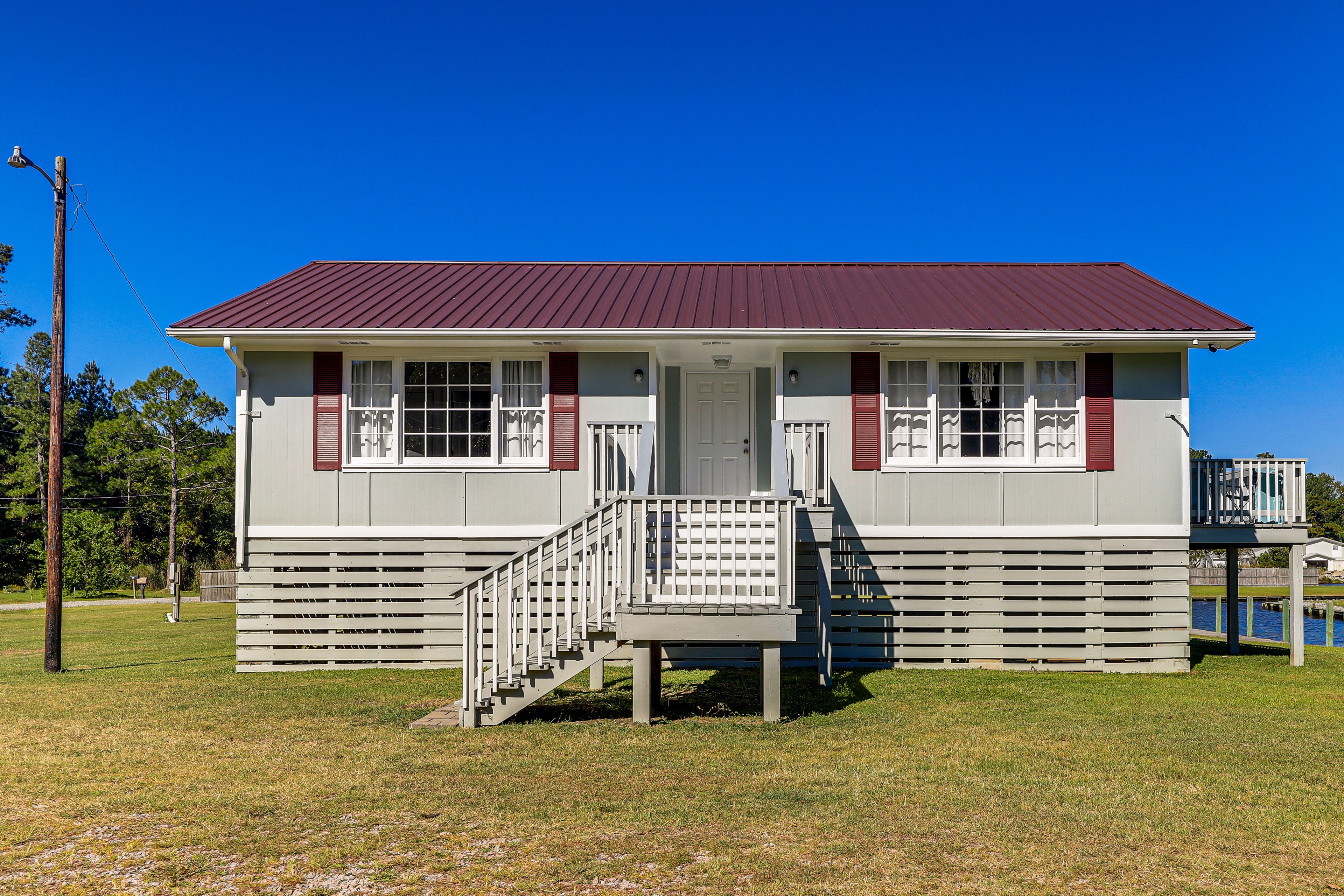 Parking | Driveway (3 Vehicles) | Boat/Trailer/RV Parking On-Site