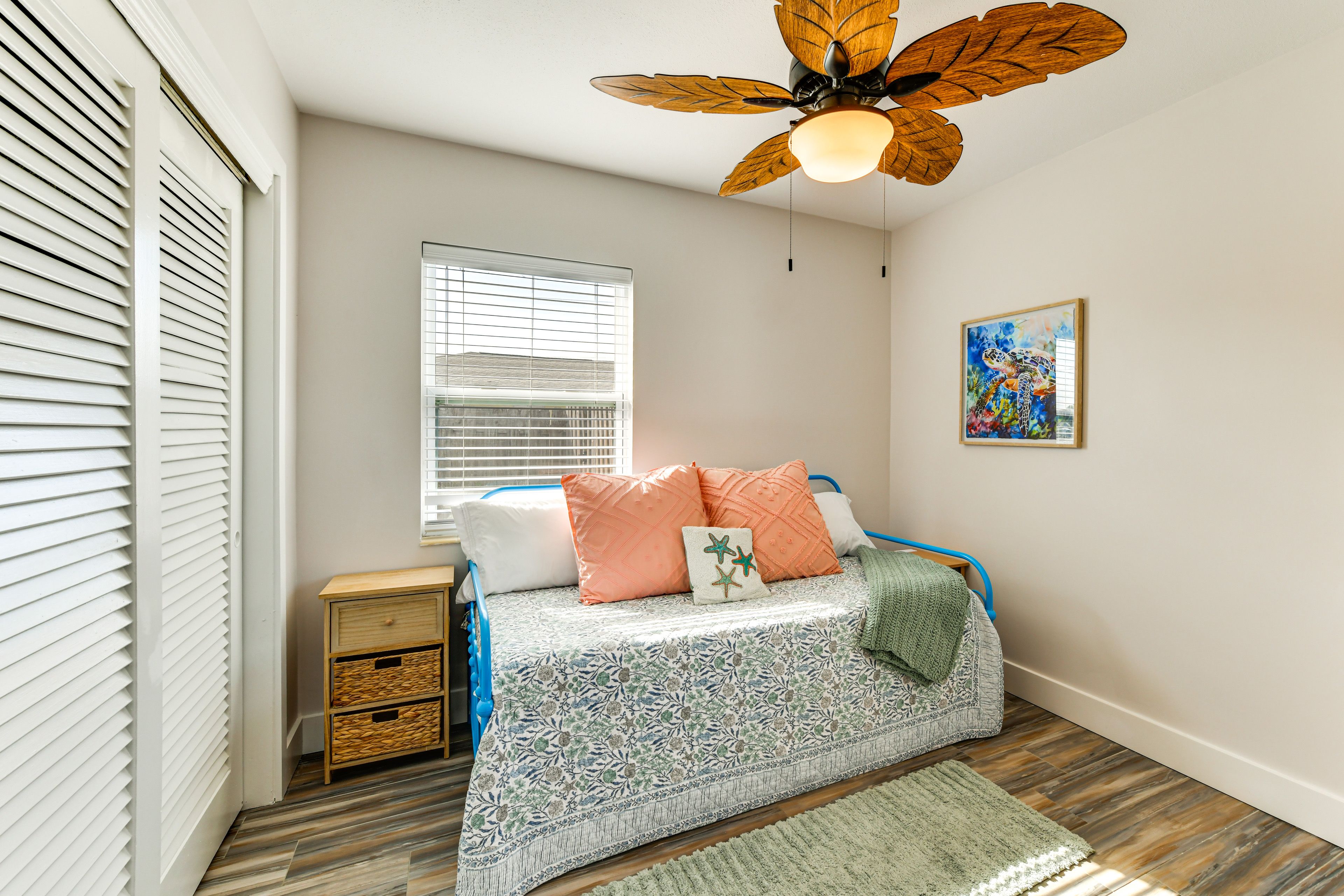 Bedroom 3 | Twin Daybed w/ Twin Trundle