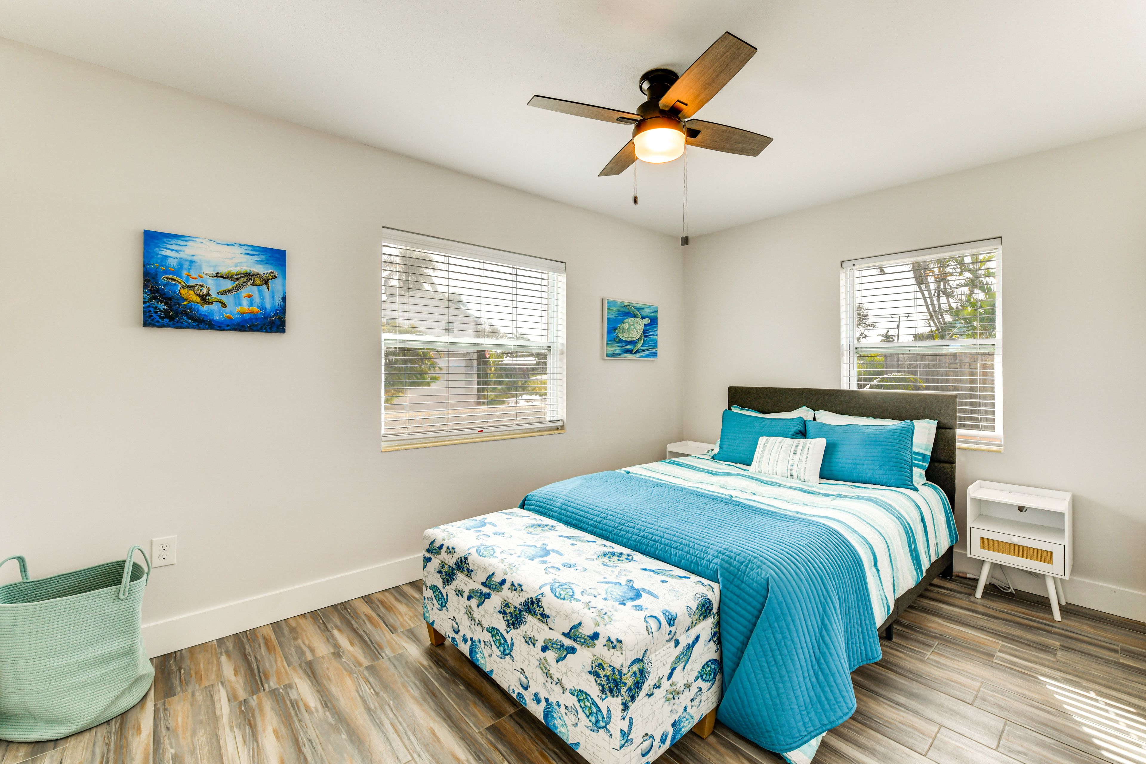 Bedroom 2 | Queen Bed