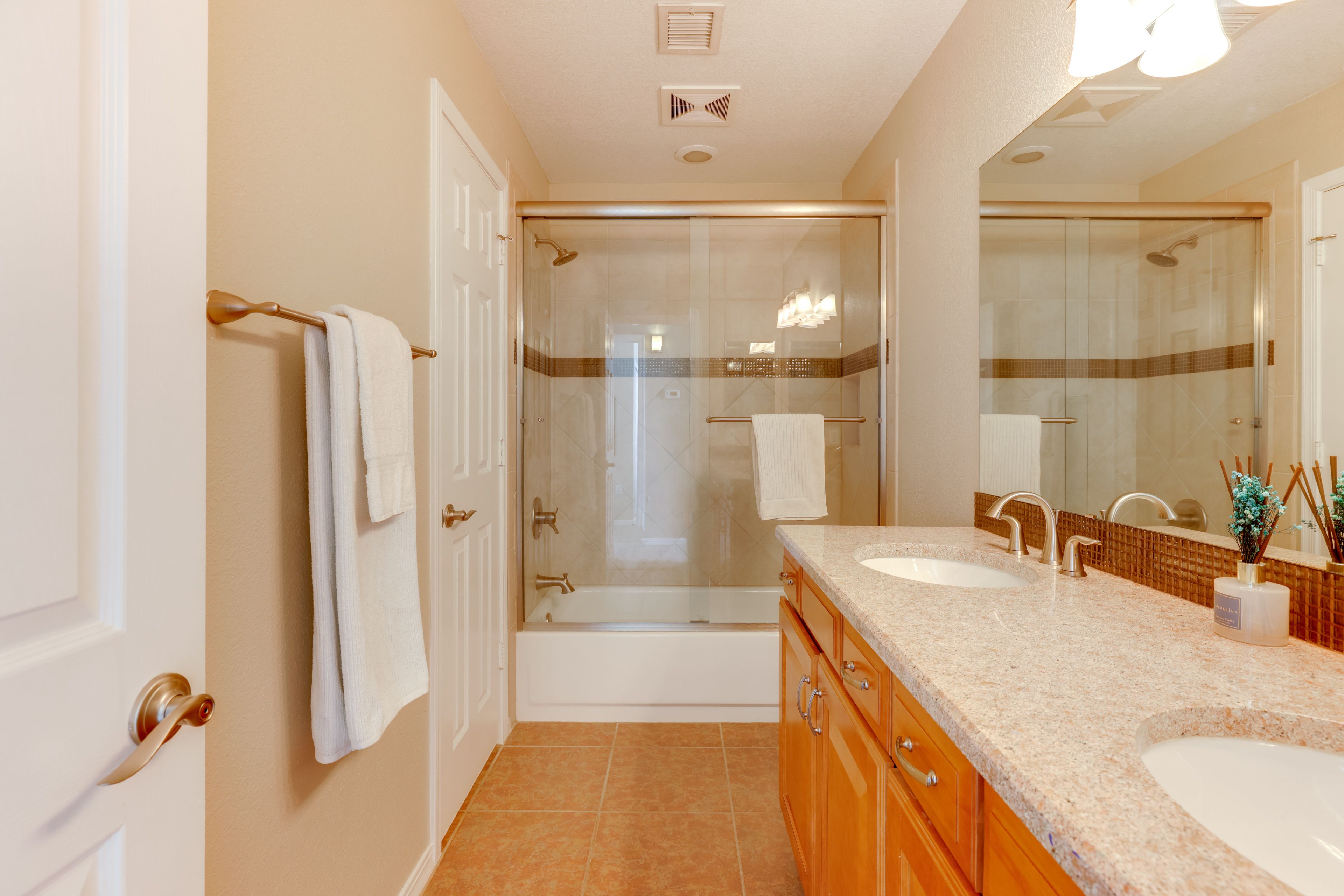 Bathroom | 2nd Floor