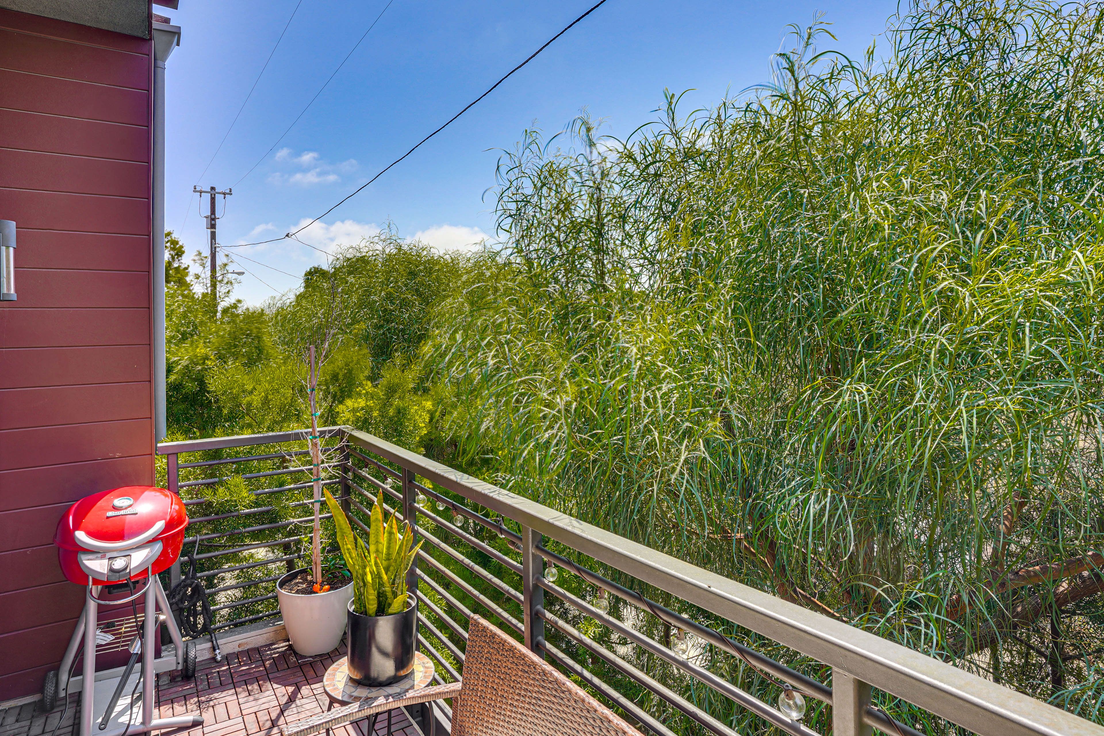 Private Balcony | Electric Grill