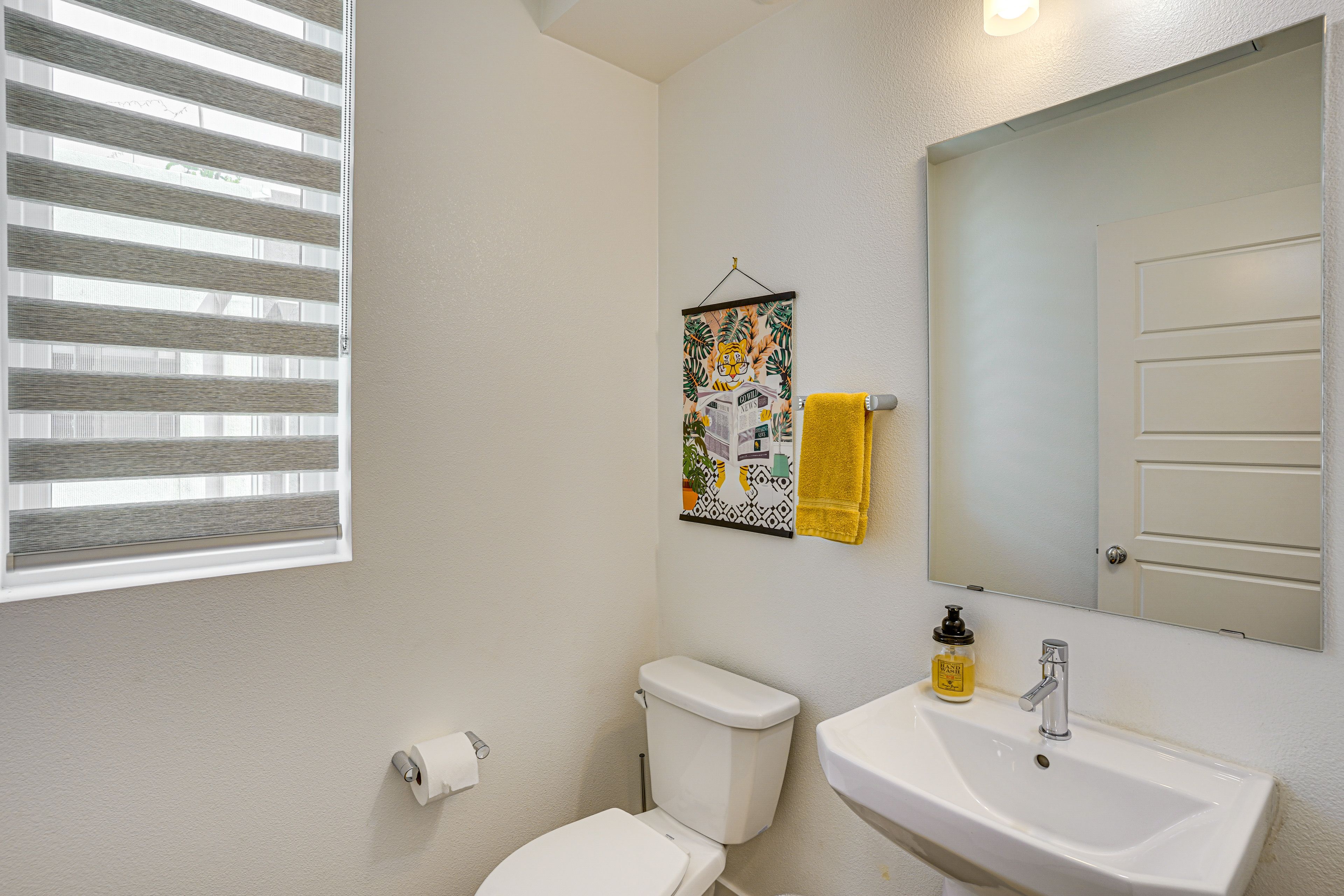 Half Bathroom | 2nd Floor