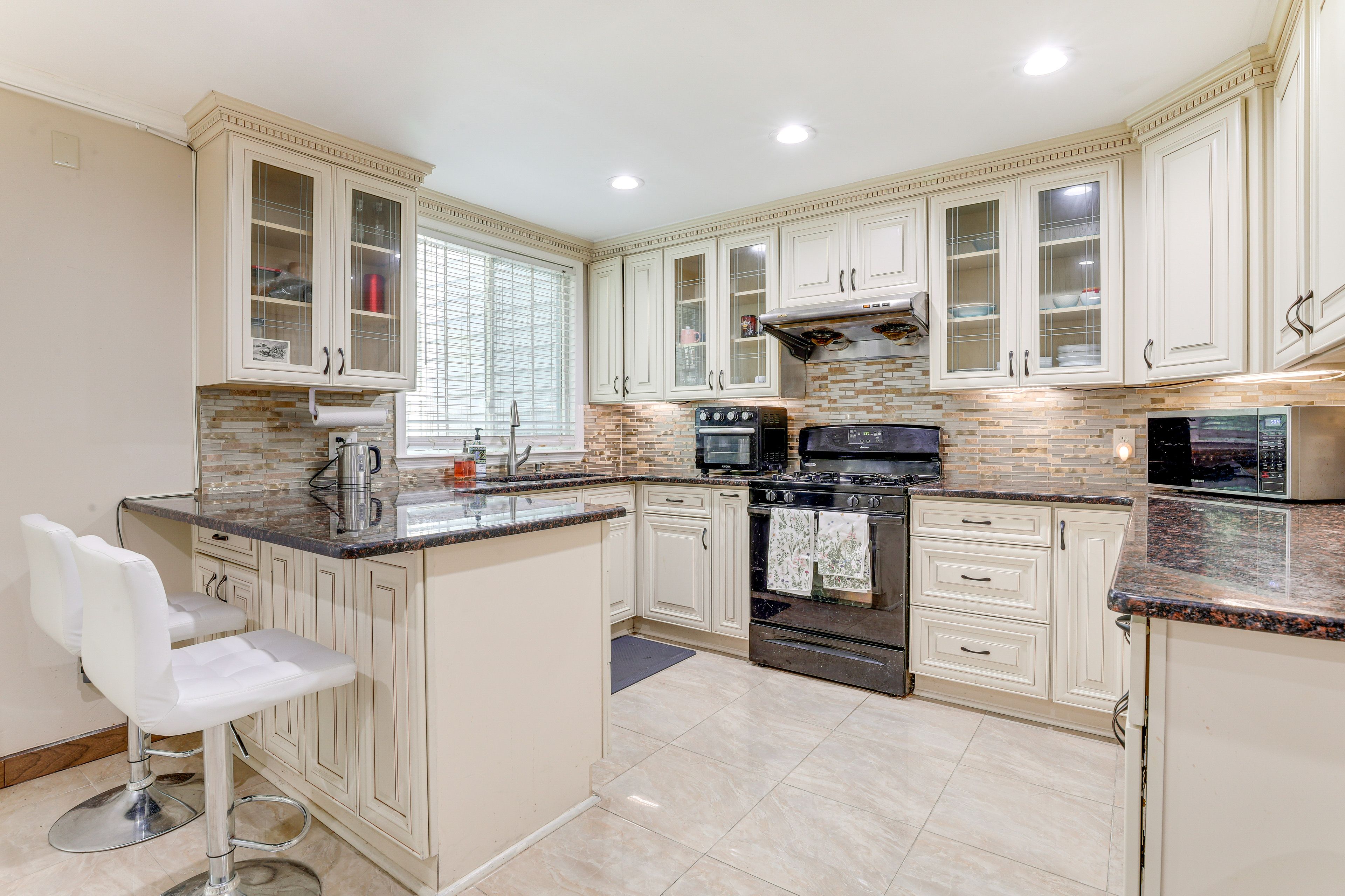 Kitchen | Basement | Electric Kettle | Dishwasher | Cooking Basics