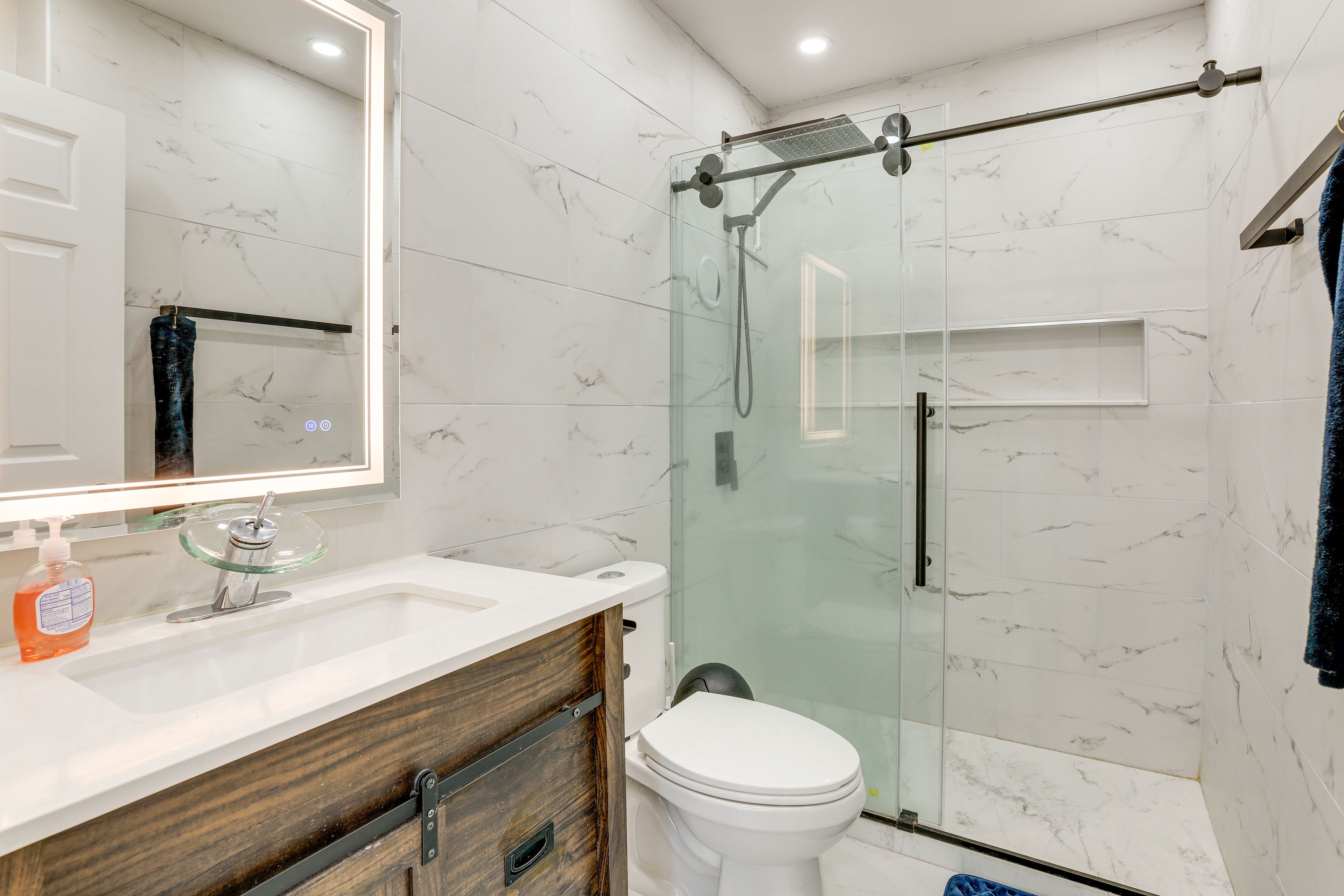 En-Suite Bathroom | 2nd Floor