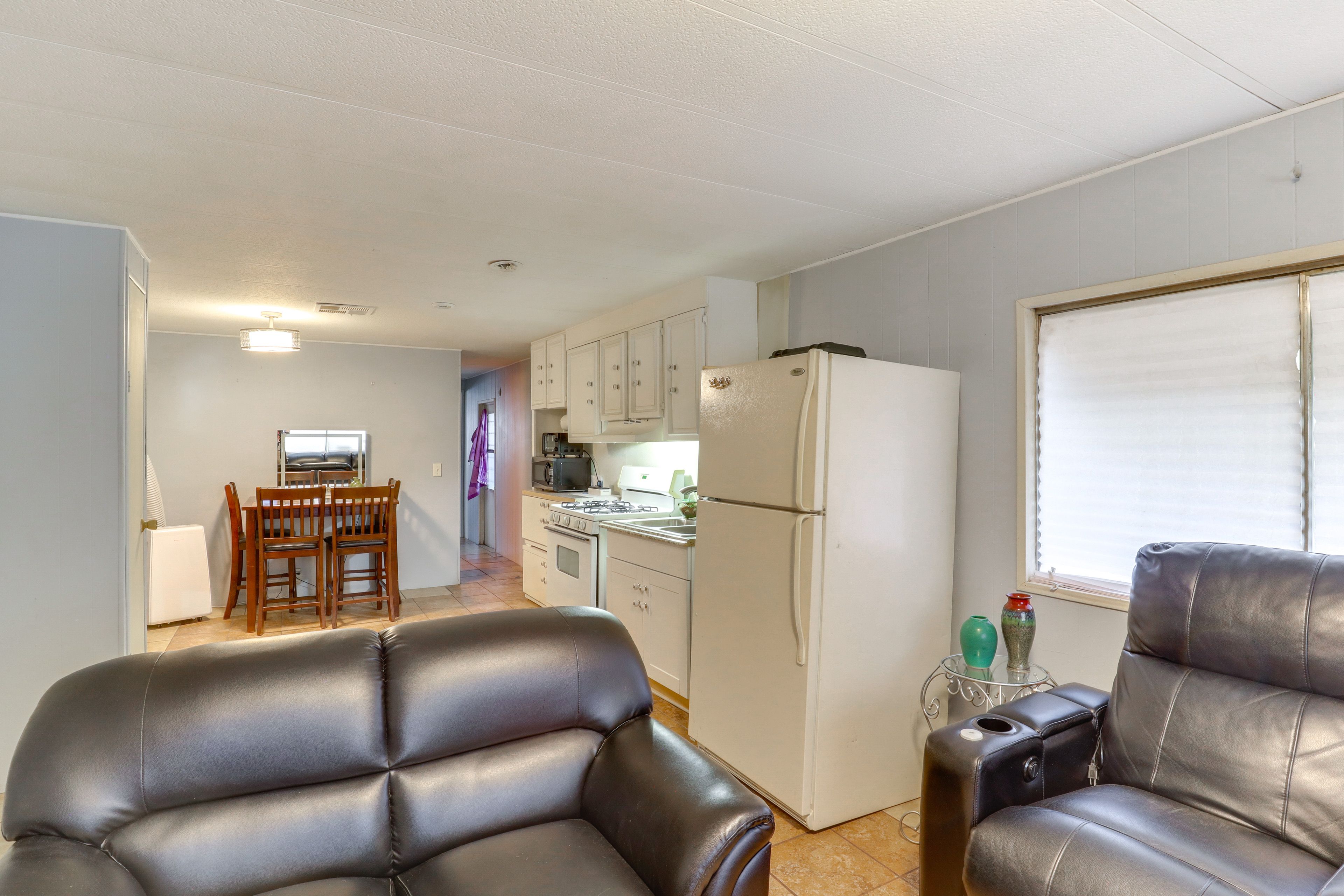 Living Space | Free WiFi | Central A/C & Heating