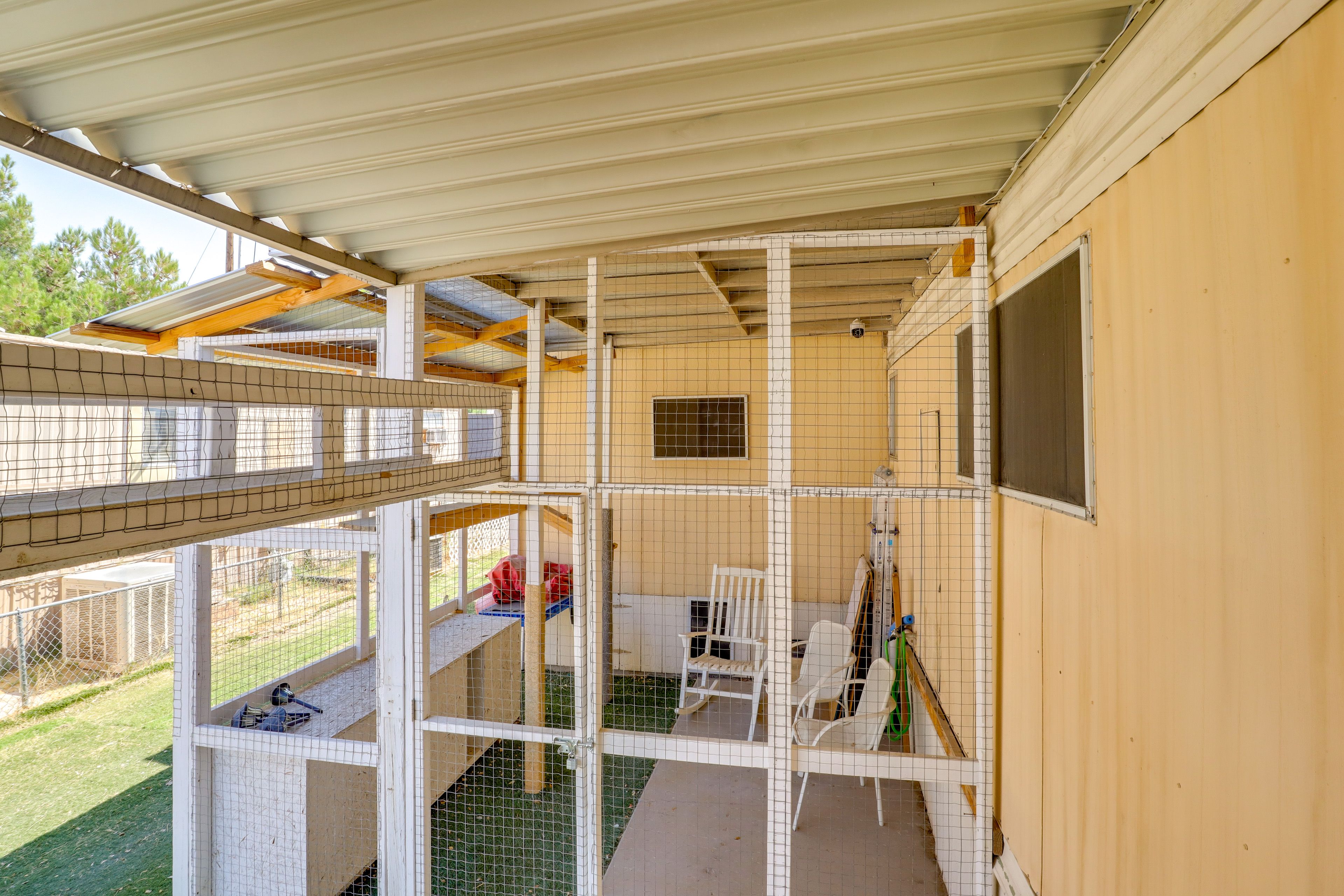 Screened Back Porch