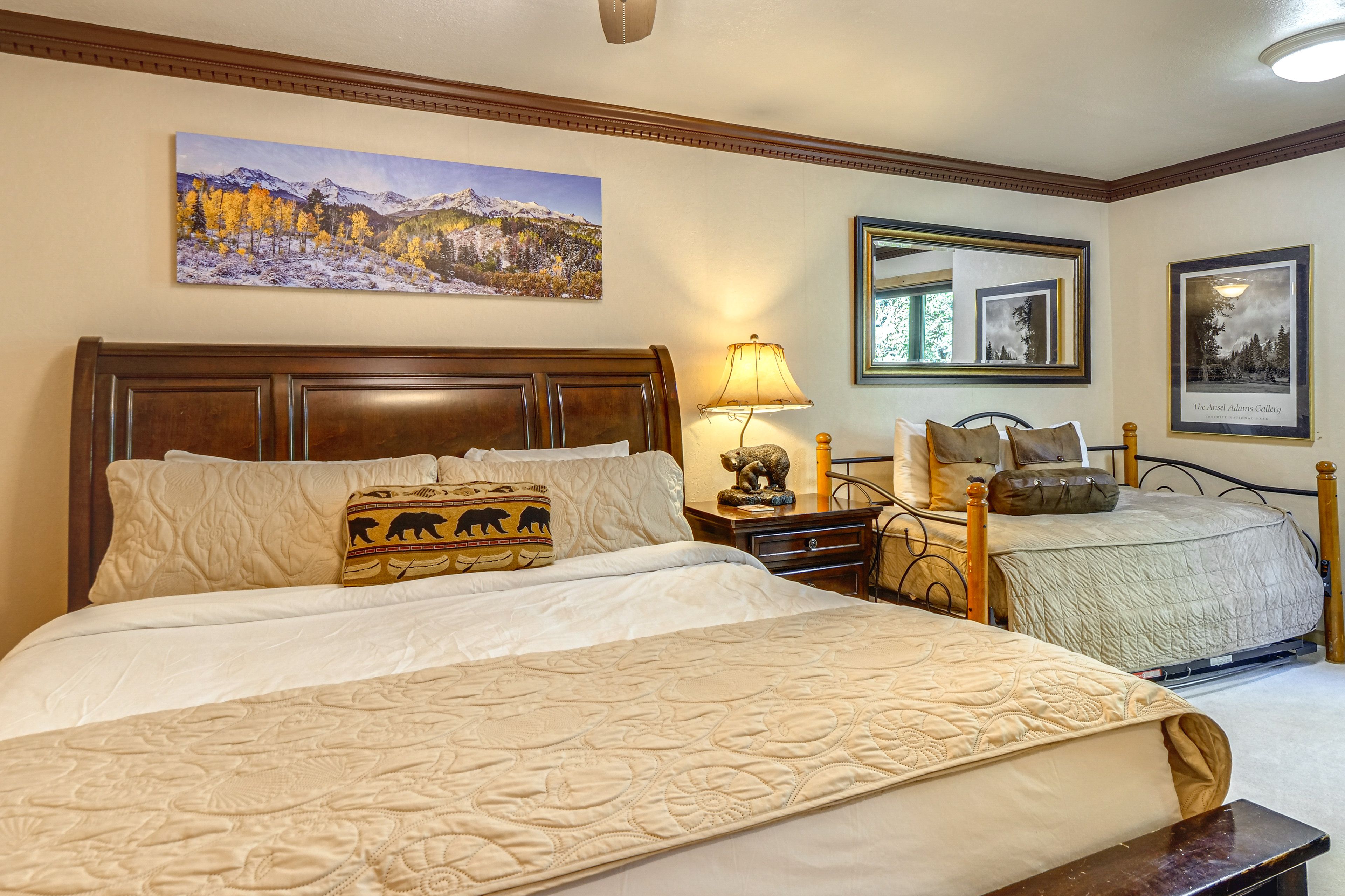 Bedroom 6 | King Bed | Twin Daybed | Smart TV | Lower Level