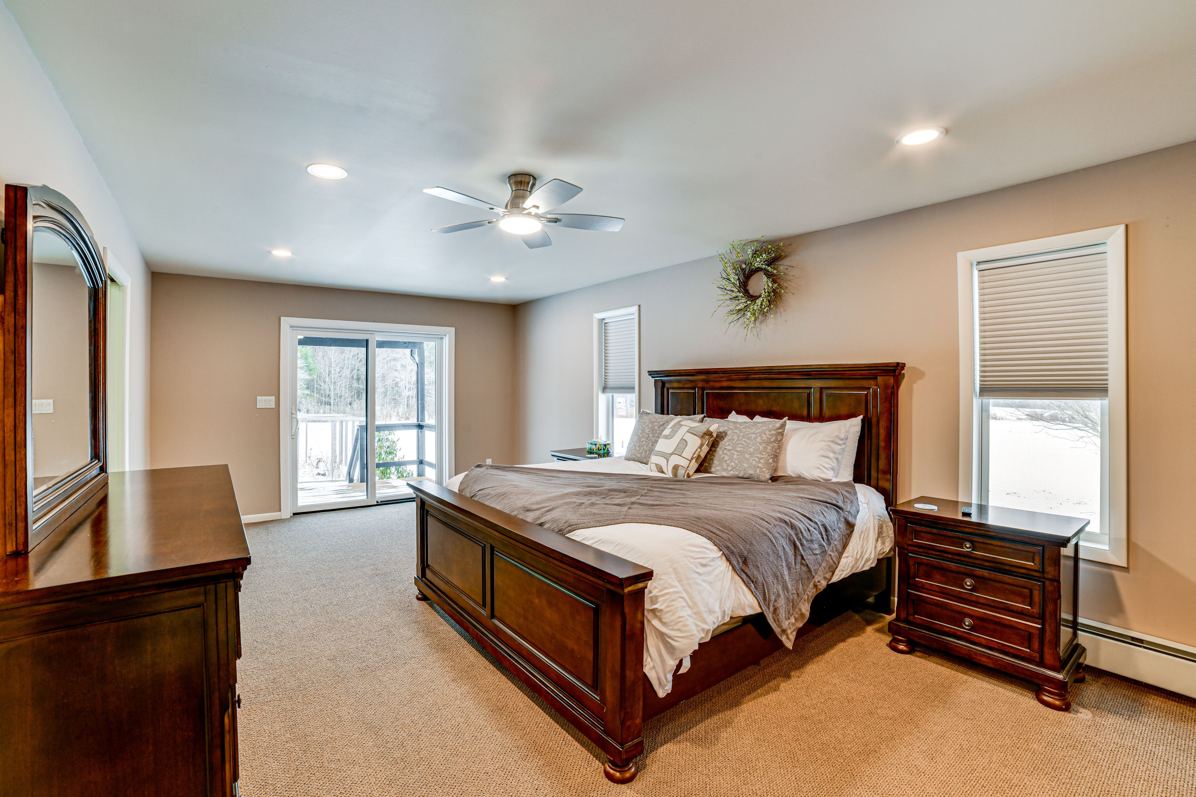 Bedroom 1 | King Bed | 1st Floor