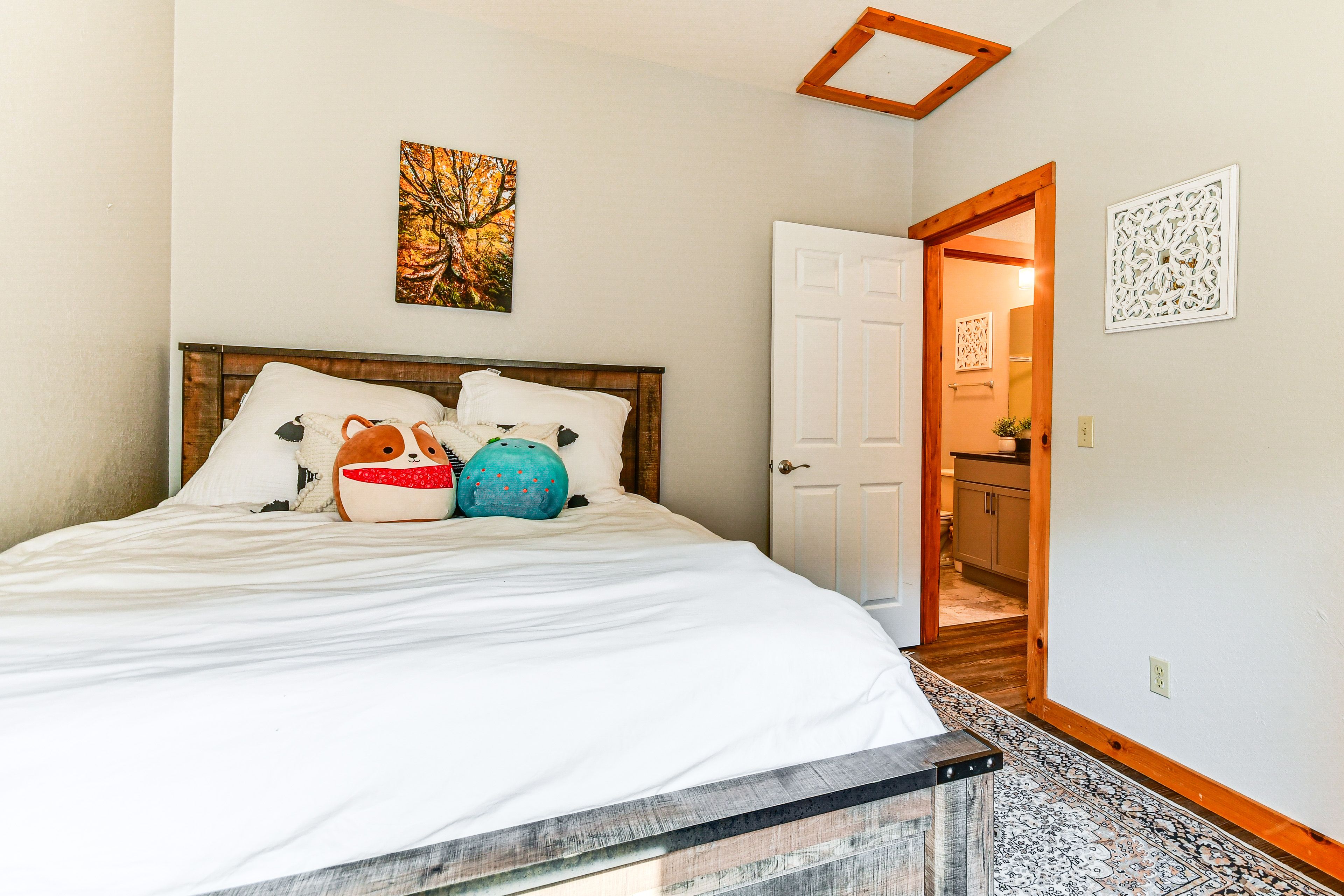 Bedroom 2 | Queen Bed | 2nd Floor