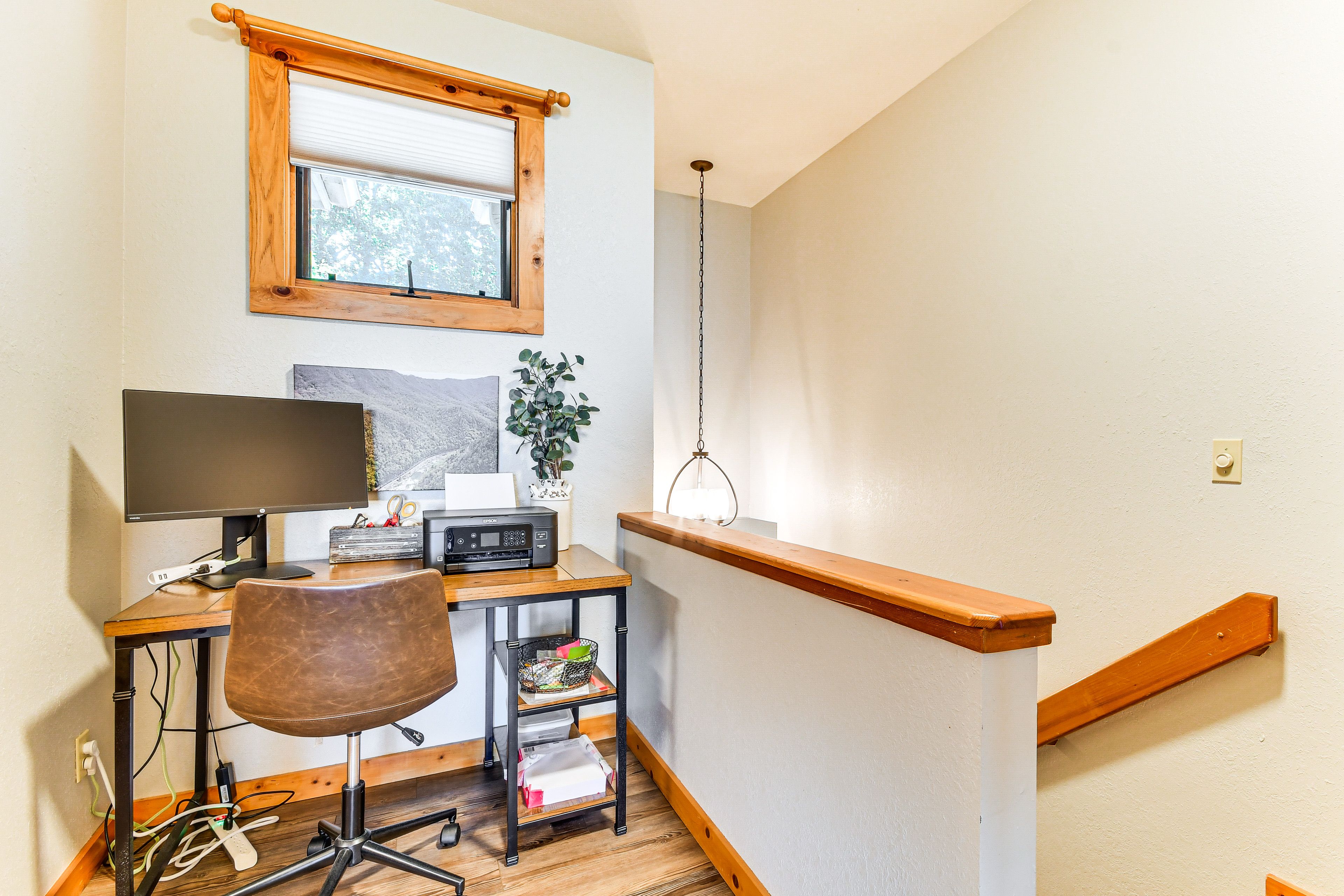 Desk Workspace | 2nd Floor